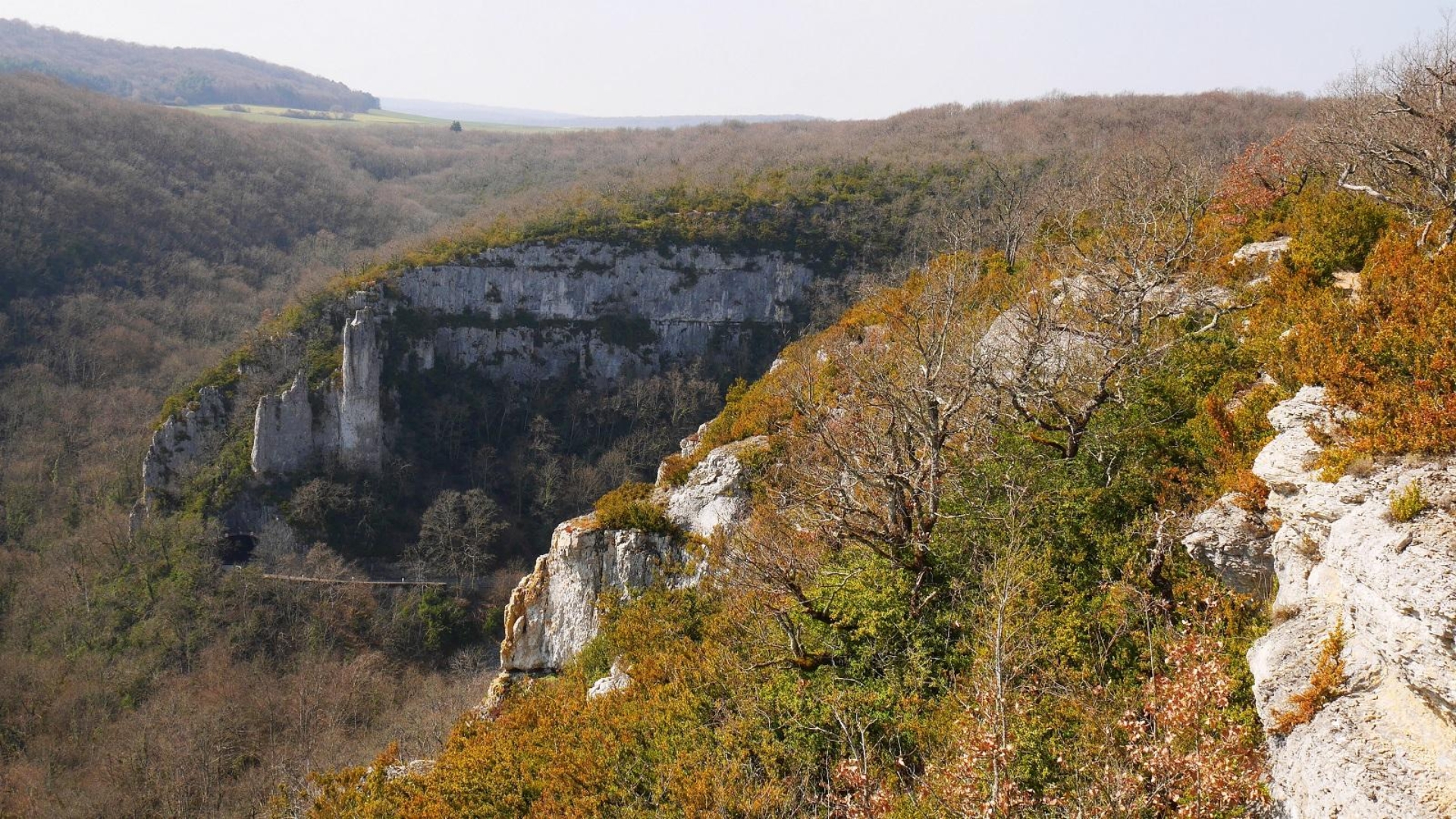 Panoramic view of Combe Lavaux in autumn