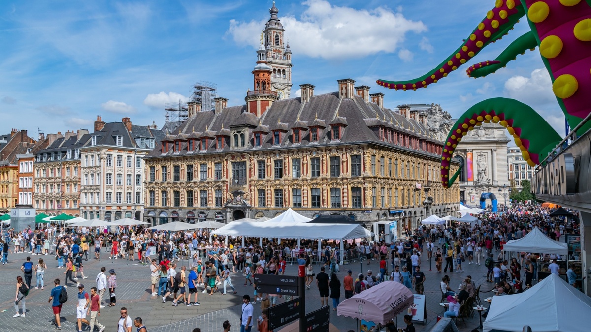 Pour la 1ère fois, un open air festif s'installe sur la Grand Place de ...