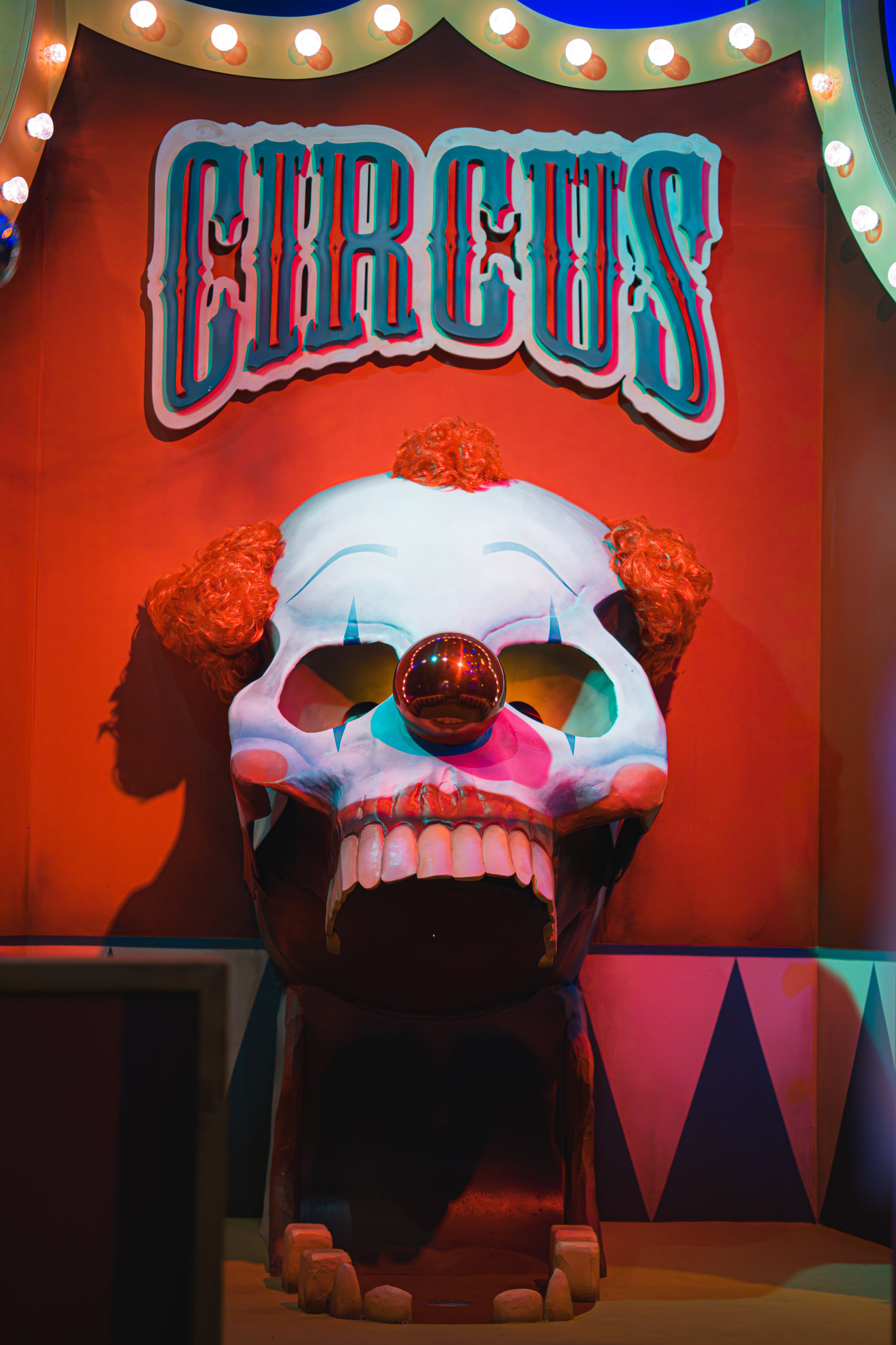circus bar bordeaux premier social media