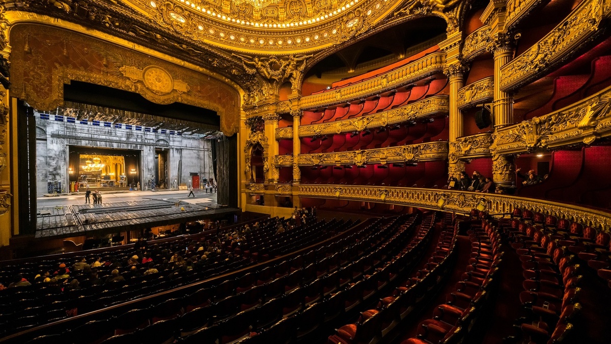 On peut désormais réserver des places de théâtre à moitié prix sur ...