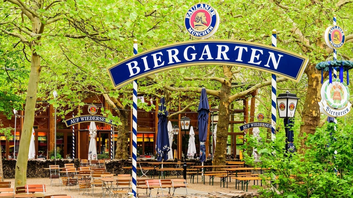 Un véritable biergarten comme en Allemagne s&amp;#39;est installé à deux pas de ...