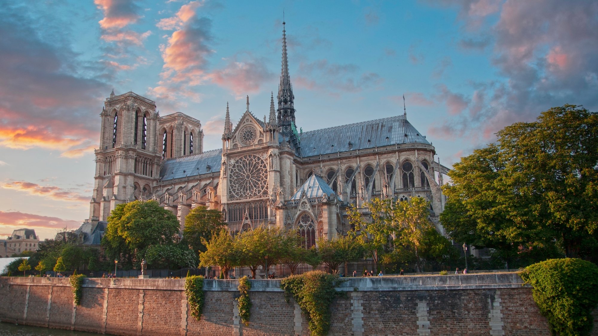 notre-dame-de-paris-coucher-de-soleil-paris-cloche