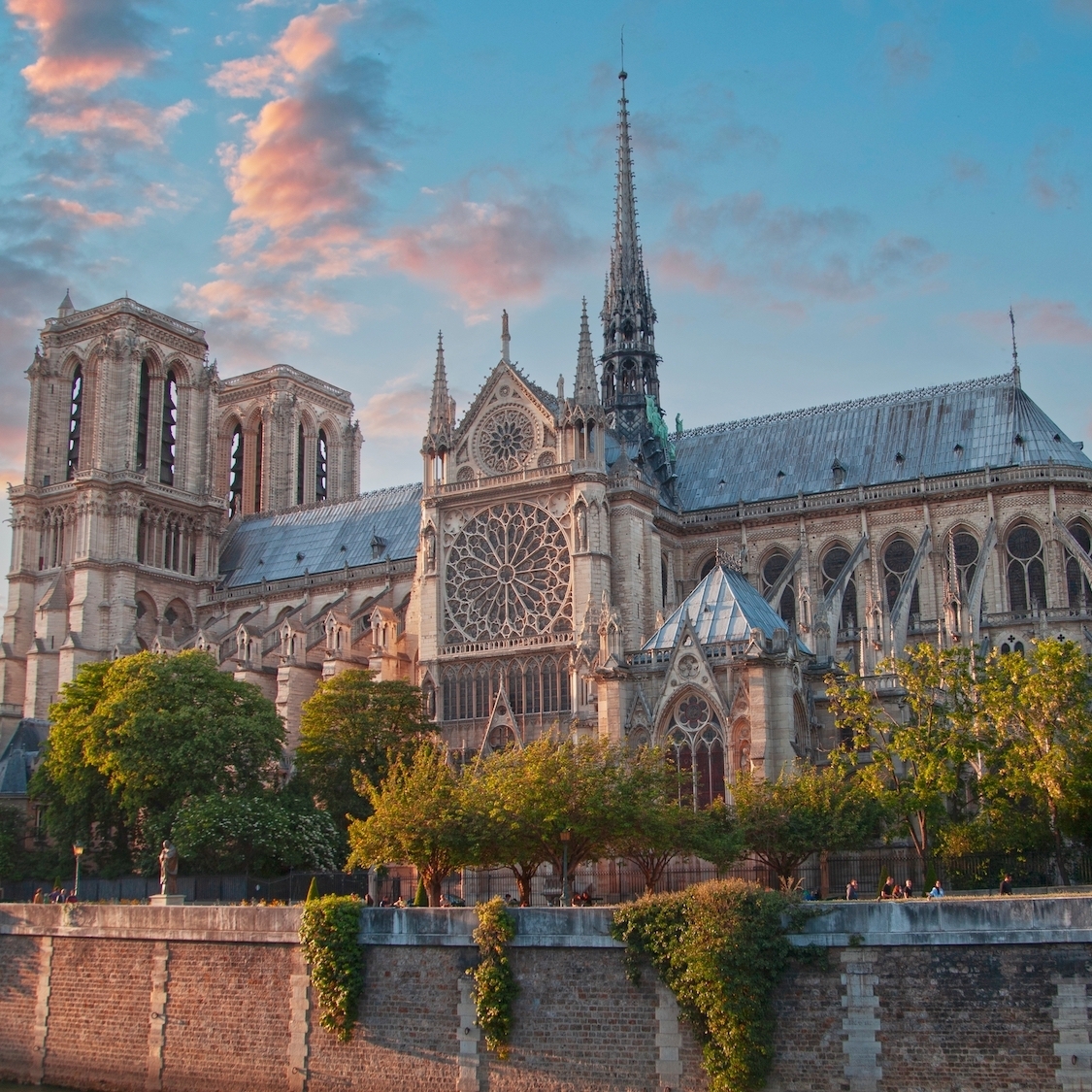 notre-dame-de-paris-coucher-de-soleil-paris-cloche