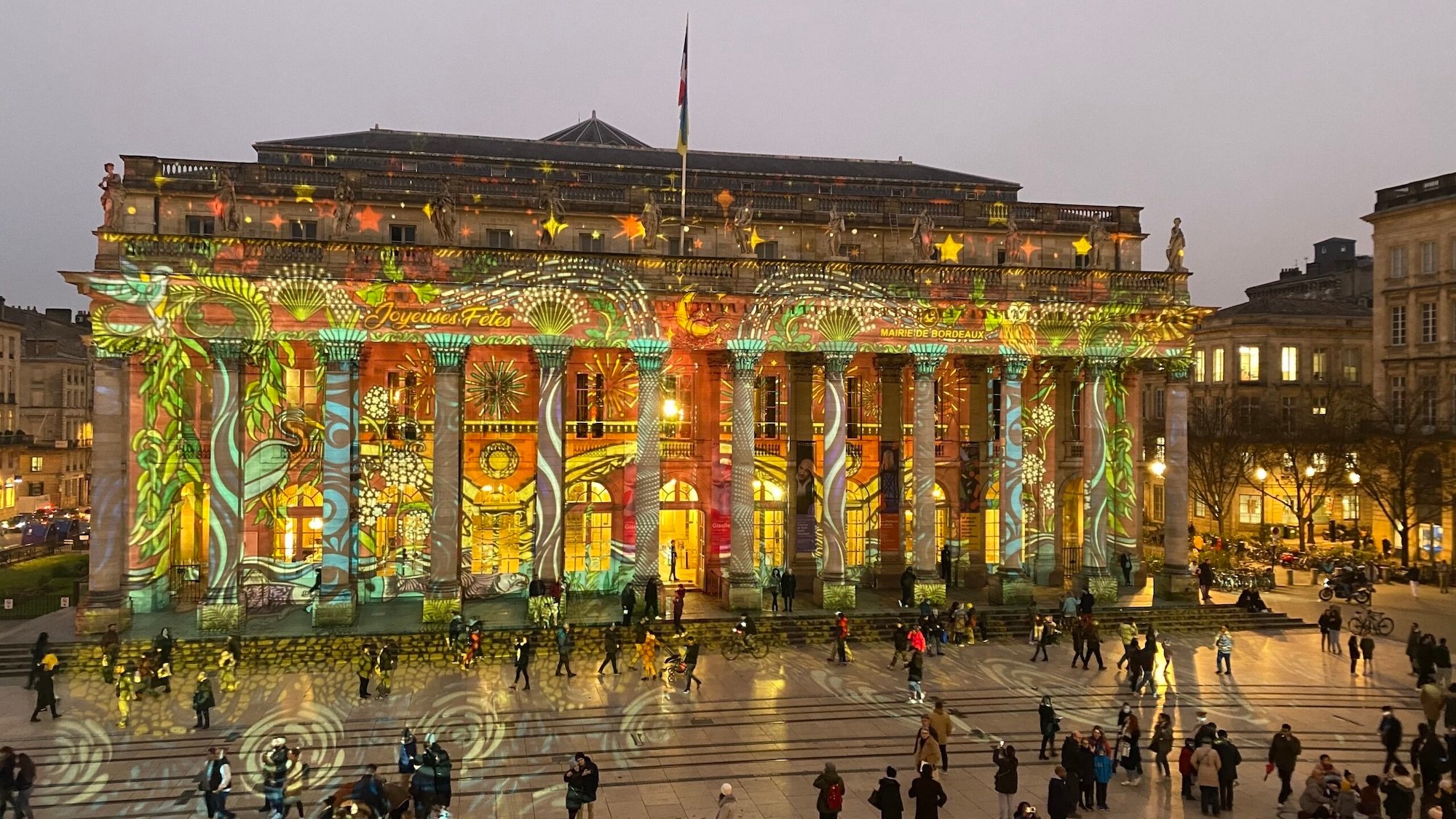 grand-theatre-noel-mapping-bordeaux