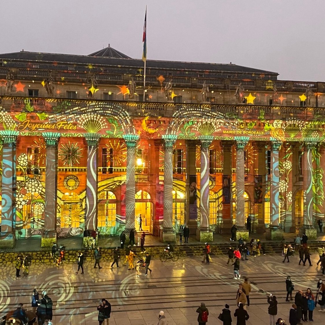 grand-theatre-noel-mapping-bordeaux