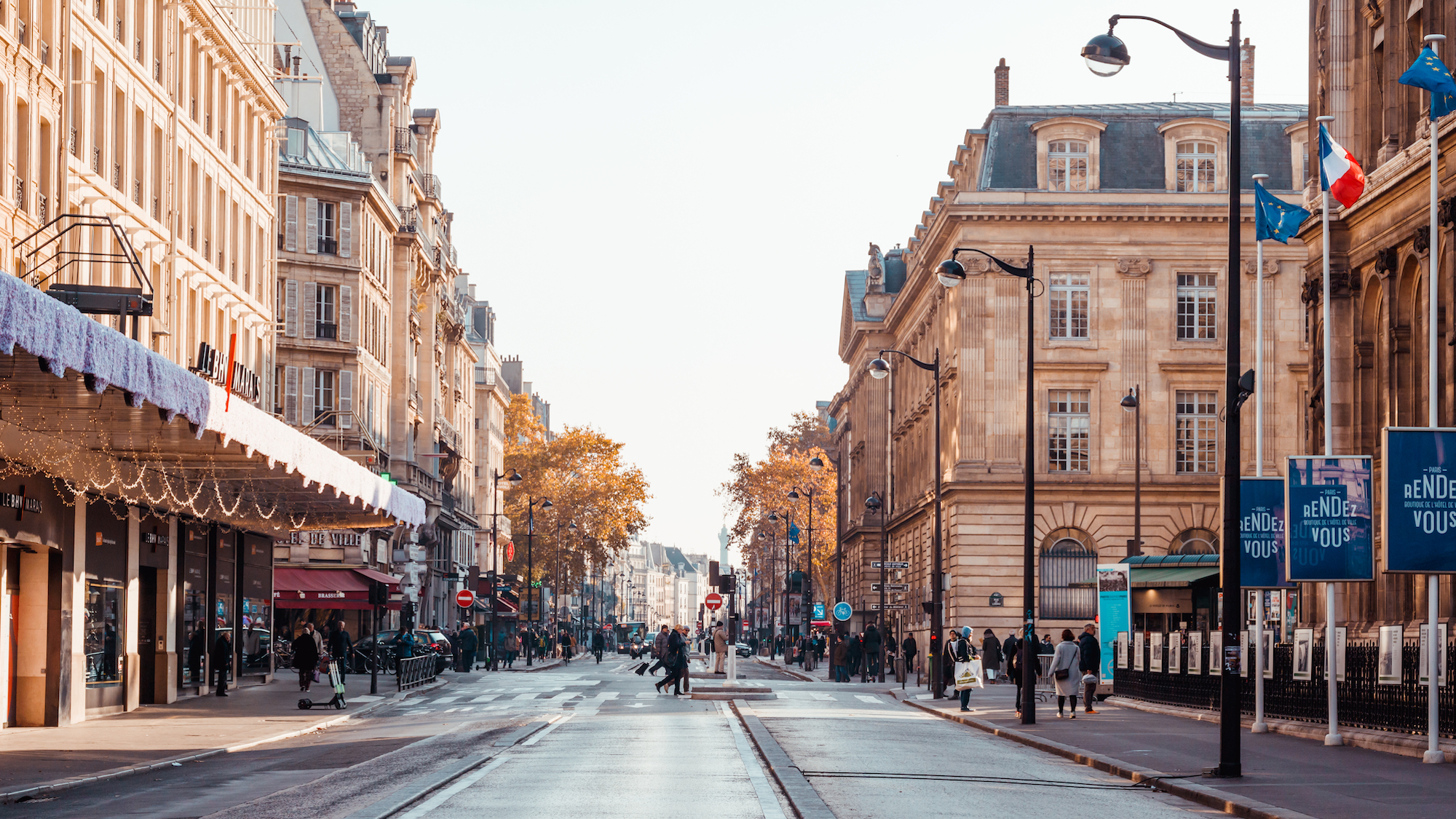 rue-rivoli-bhv-hotel-de-ville-pris-sans-voiture-so