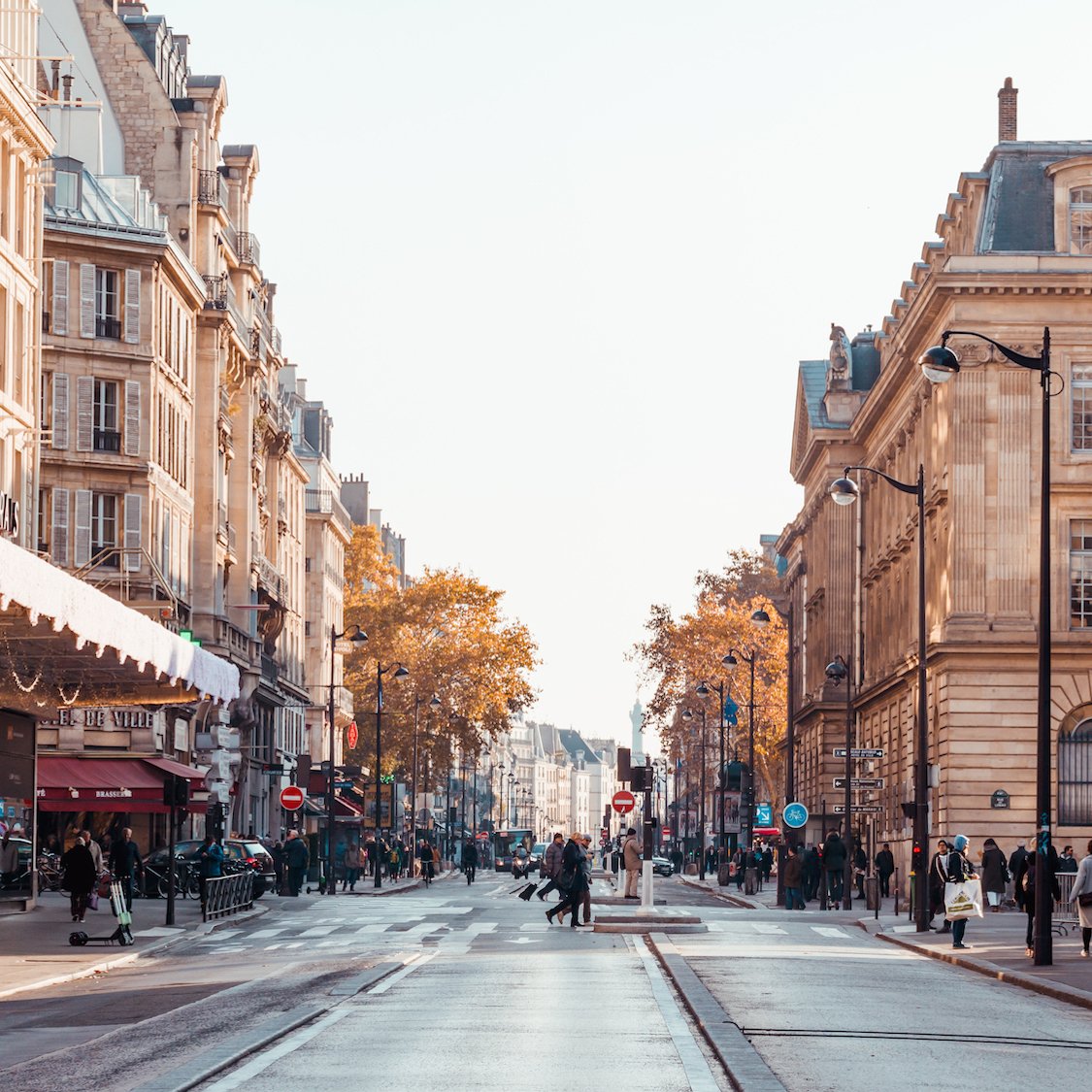 rue-rivoli-bhv-hotel-de-ville-pris-sans-voiture-so