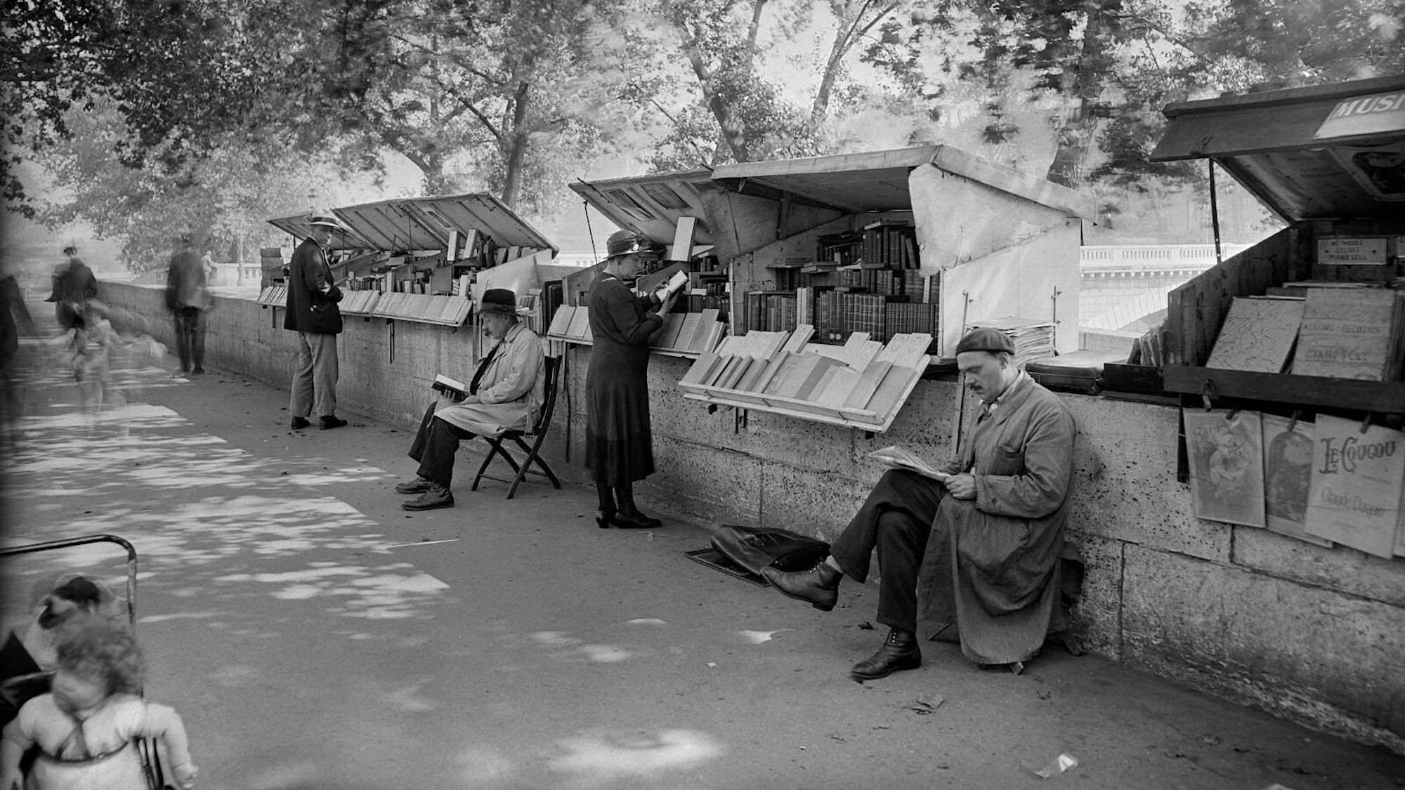 bouquinistes-paris-quai-photo-20e-siecle-noir-et-b