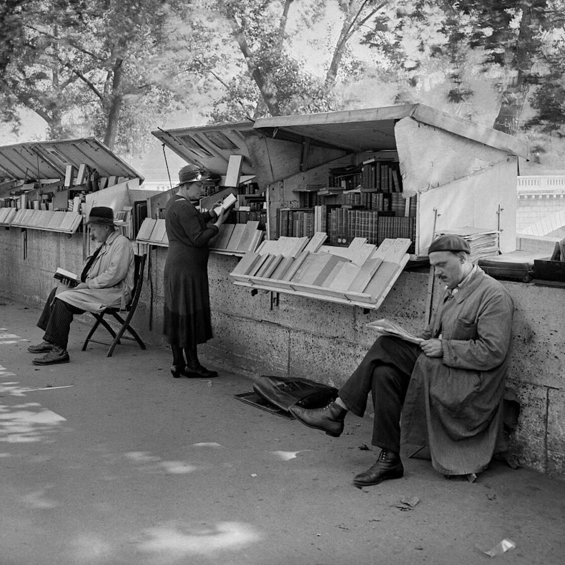 bouquinistes-paris-quai-photo-20e-siecle-noir-et-b