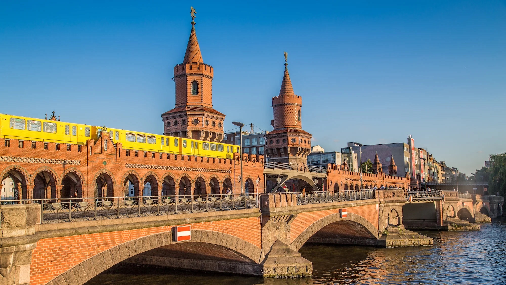 Une nouvelle ligne de TGV Strasbourg-Berlin fait son arrivée cet hiver ! berlin-2-2000