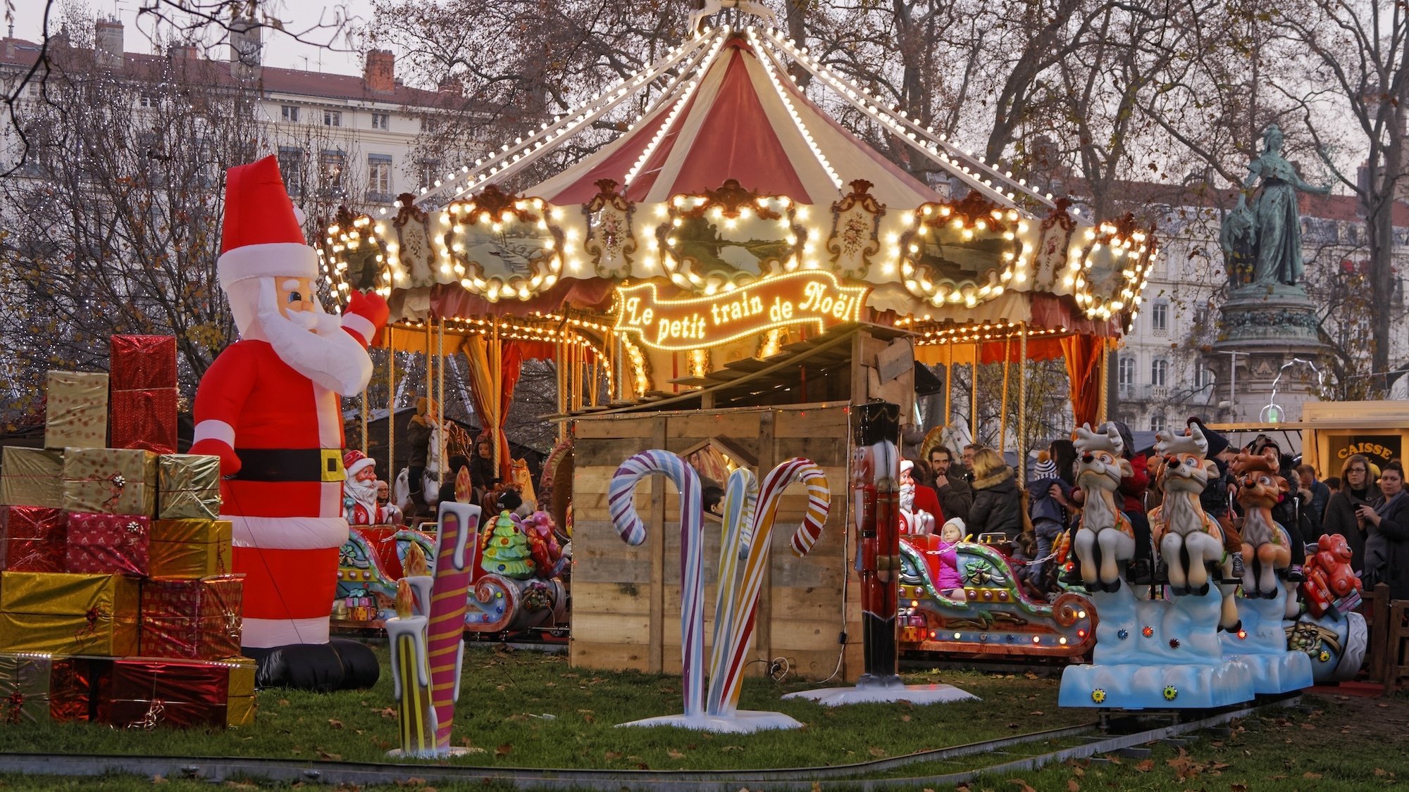 marche-noel-lyon-2024