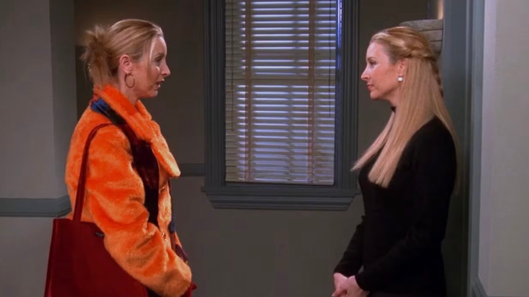 phoebe-et-ursula-buffay-scene-friends-jumeaux-se-p