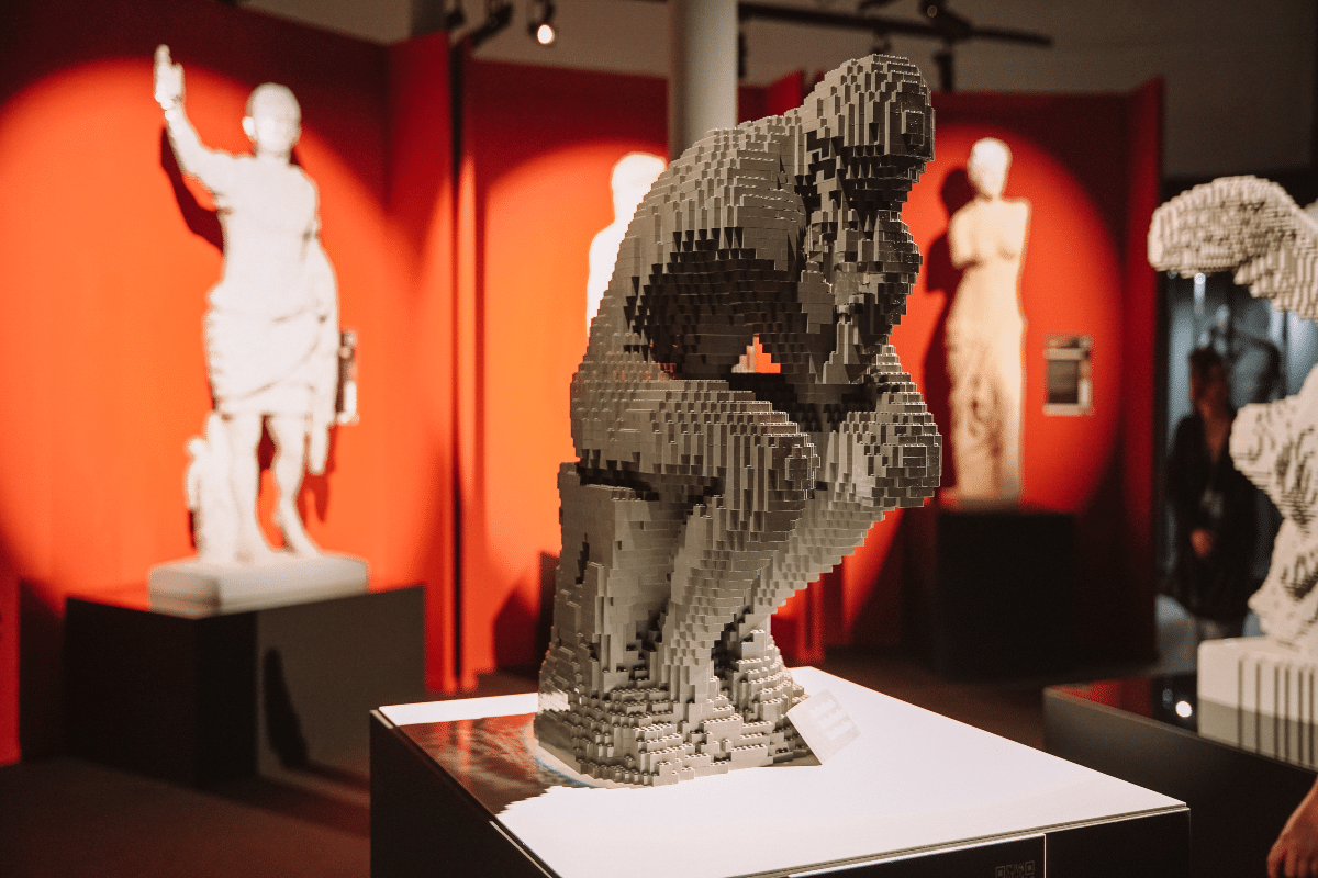 exposition lyon the art of the brick