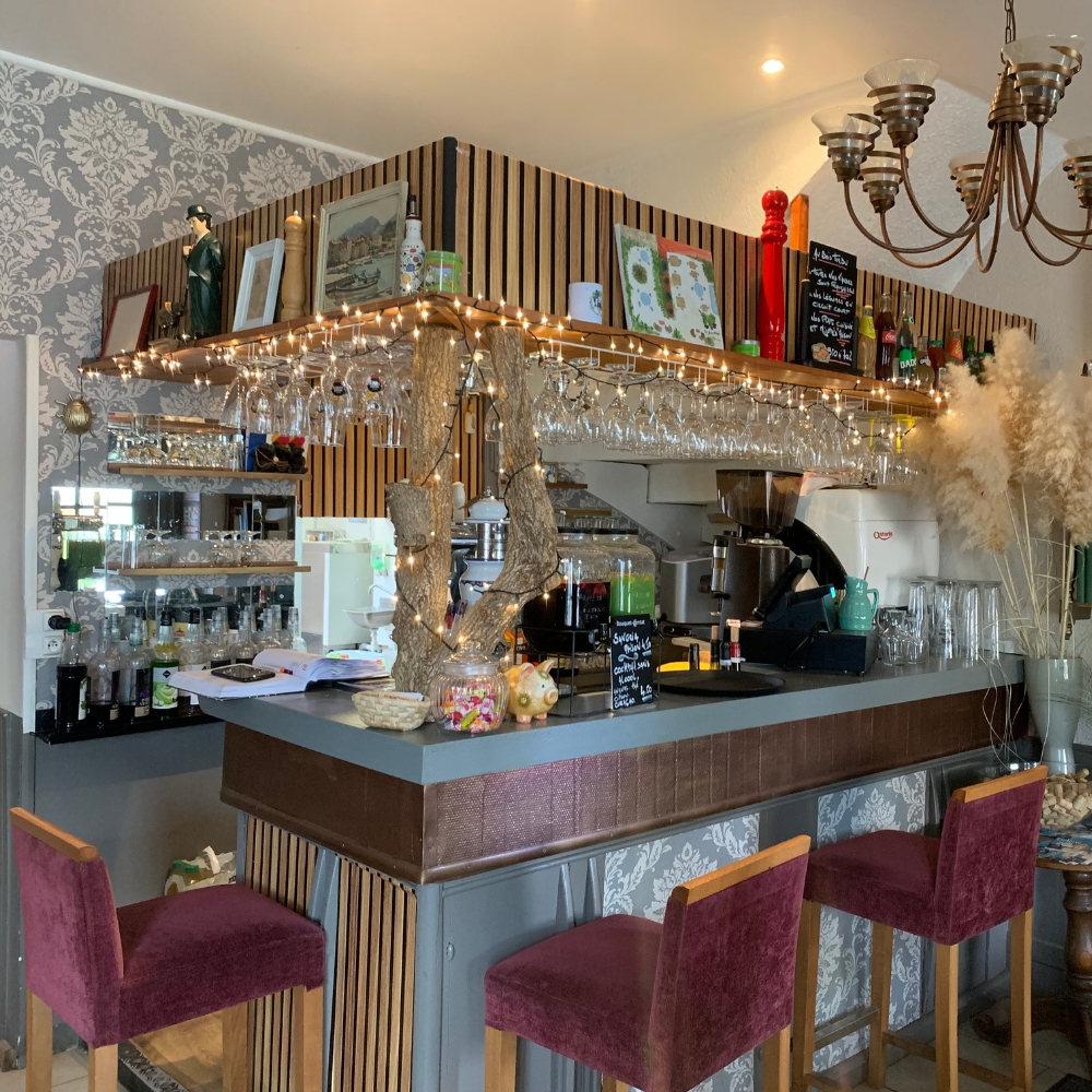 Bar du restaurant le bois tordu à dijon rue d'auxonne