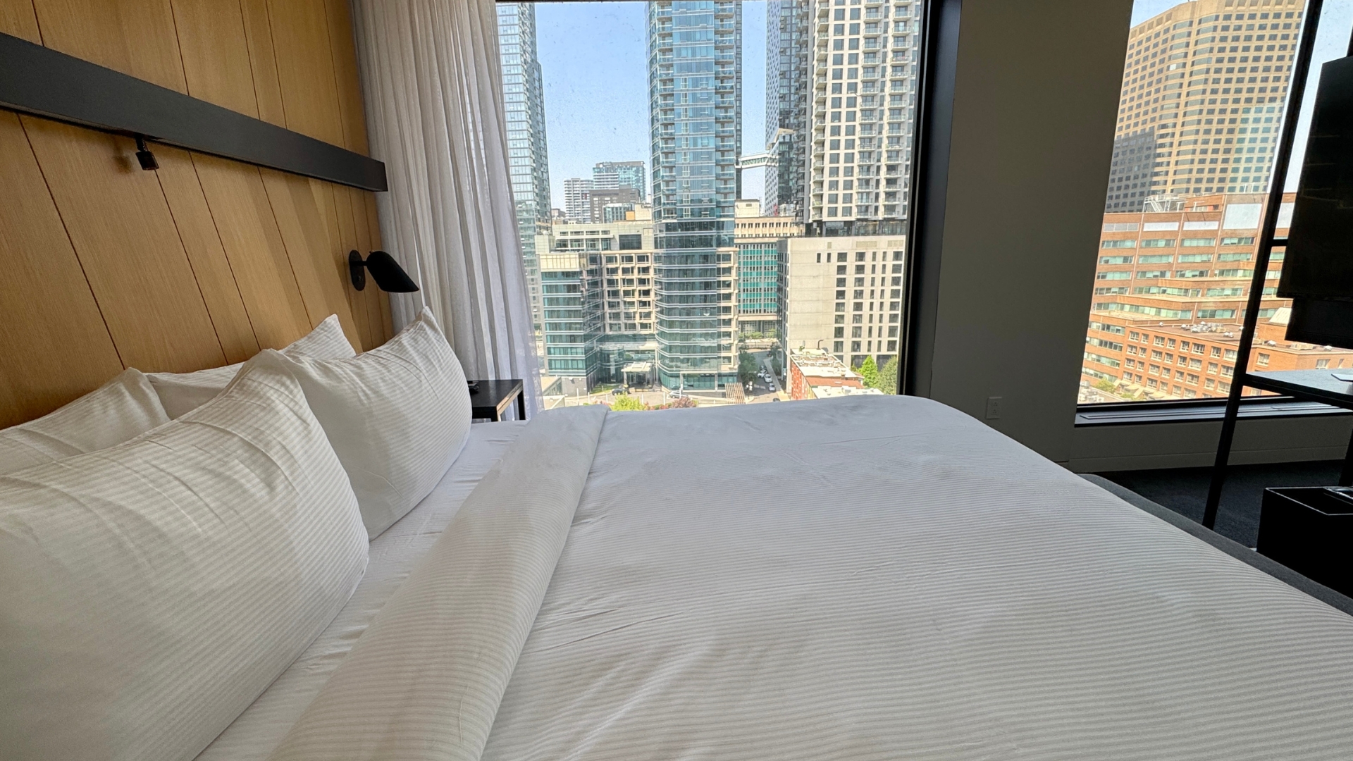 Hôtel Monville, plus belle vue de Montréal, hôtel incroyable