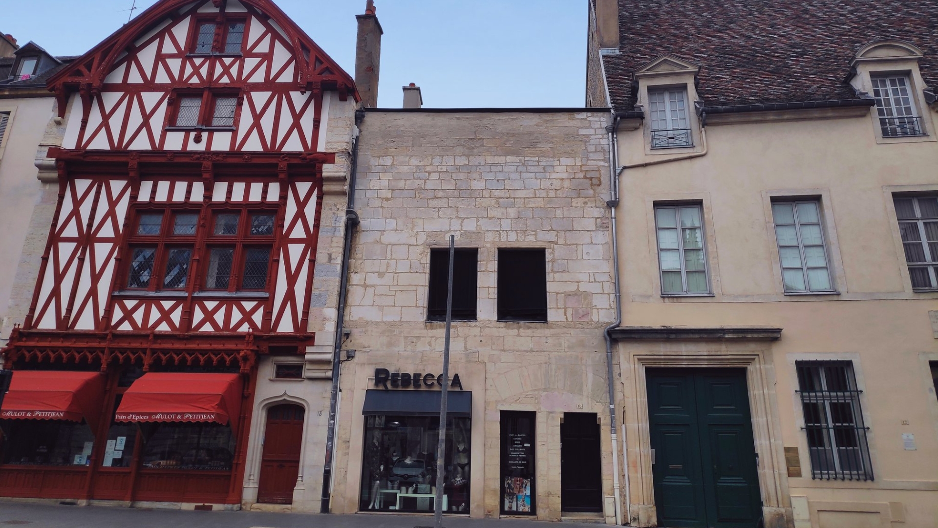 maison sans toit Place Bossuet à dijon