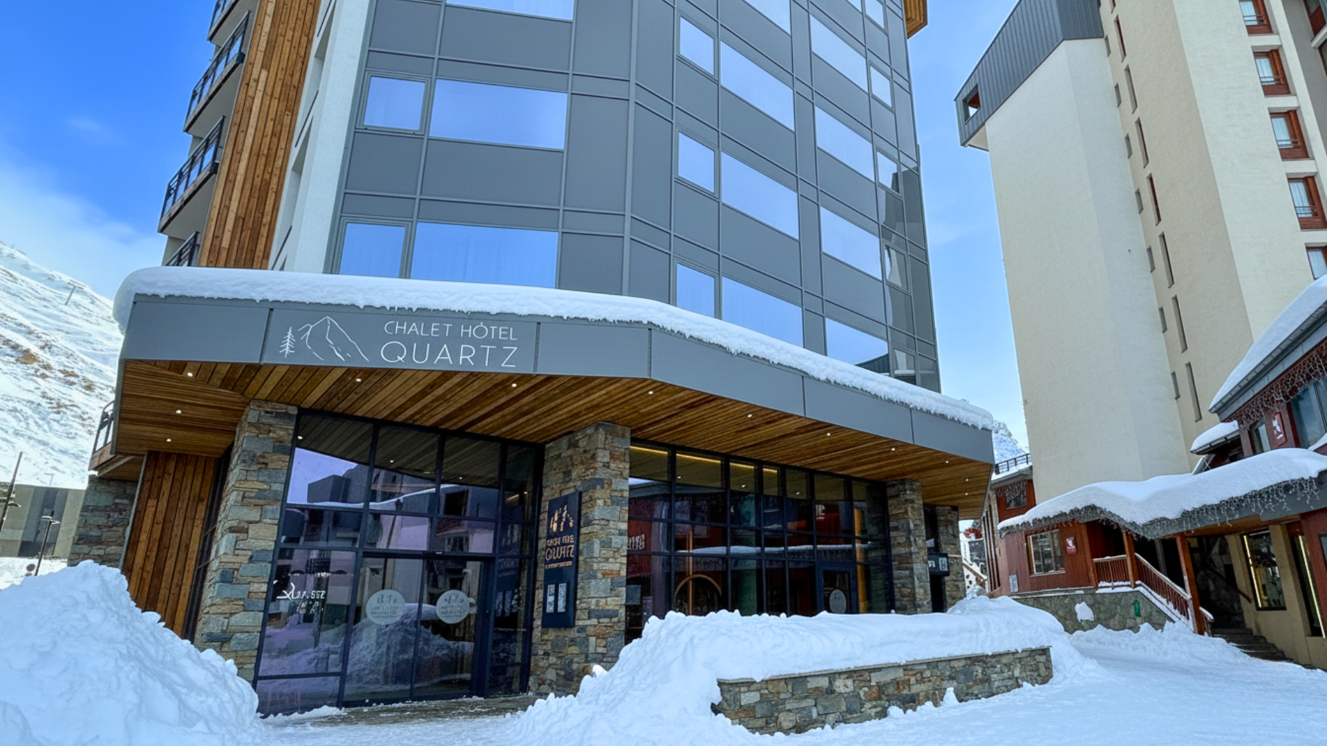 Chalet &agrave; la montagne luxe aux pieds des pistes dans les Alpes