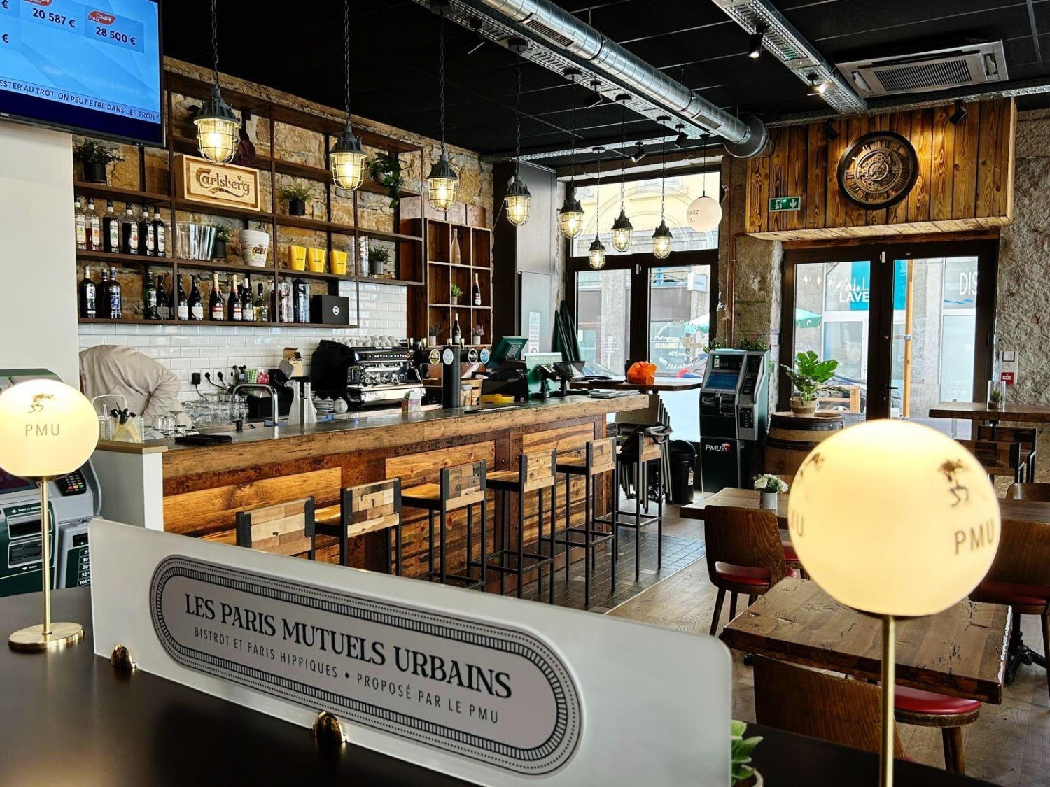 le-cheval-des-3-pmu-chic-lyon