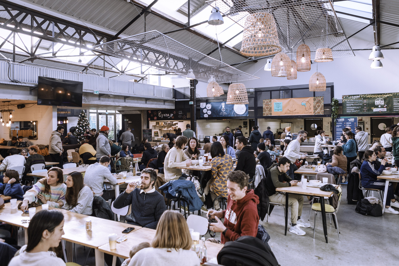 food-court-la-commune-saint-etienne