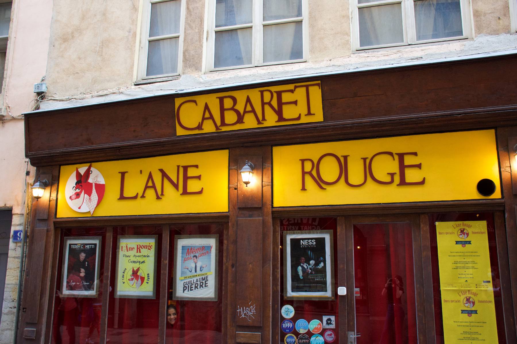 ane-rouge-lyon-restaurant-cabaret