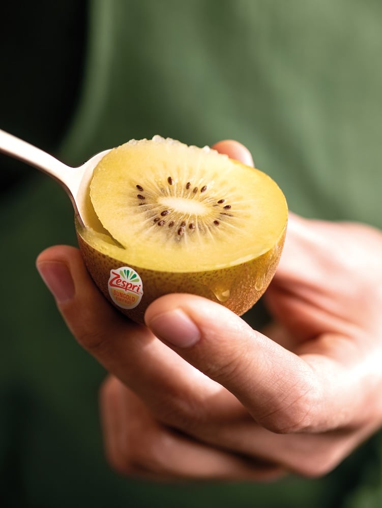 yellow kiwi zespri sungold