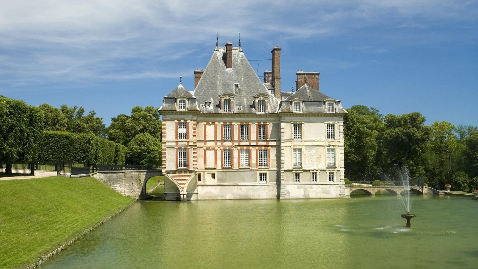 chateau-ormesson-flotte-eau-1h-paris-le-bonbon
