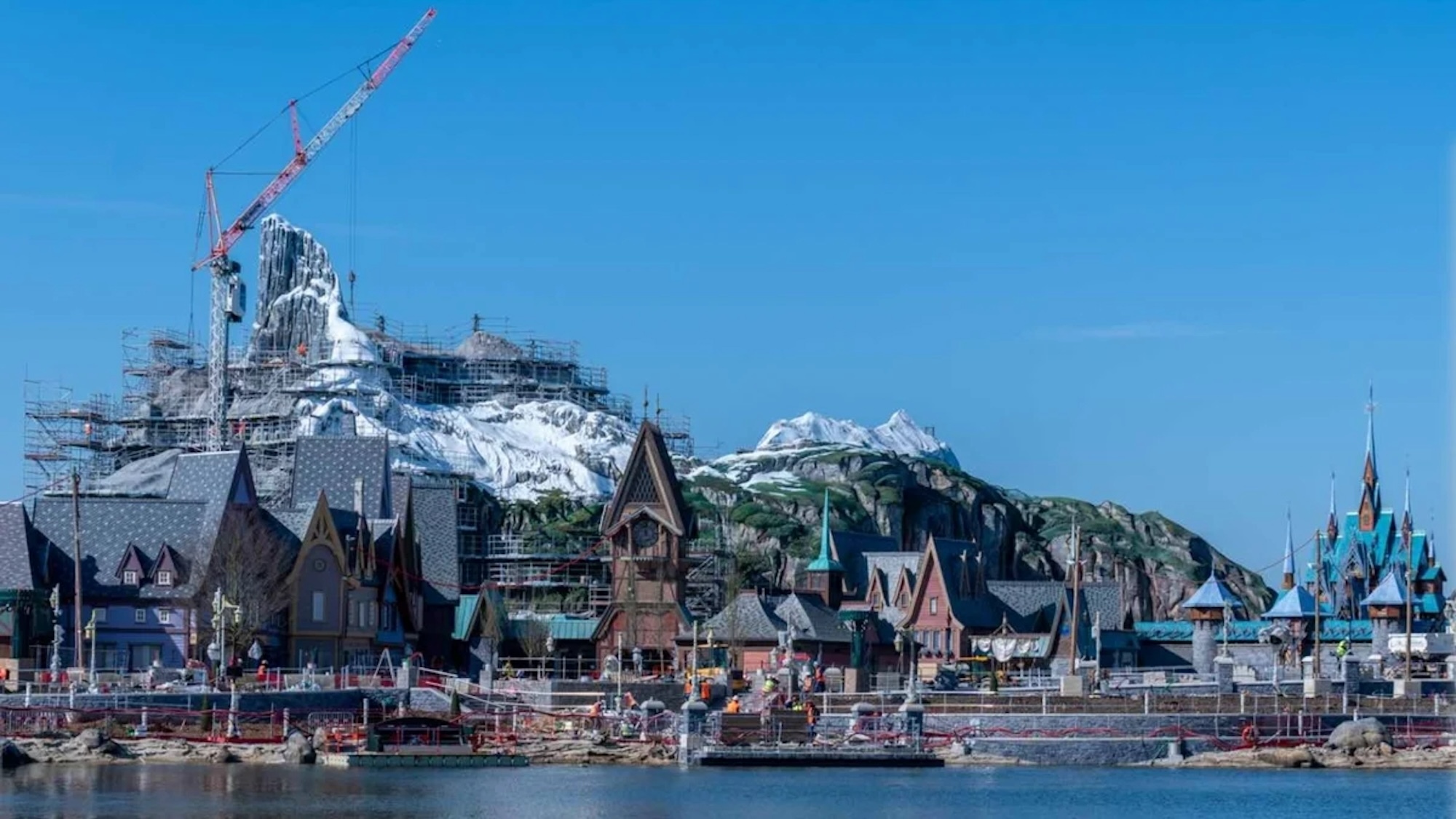 disney-travaux-images-nouveau-land-reine-des-neige