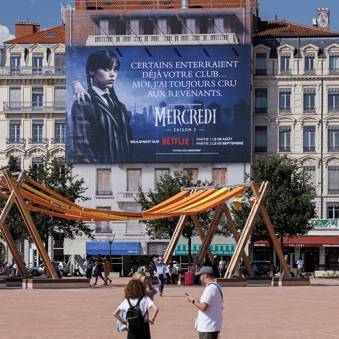 place-bellecour-lyon-publicite-mercredi-netflix-bu