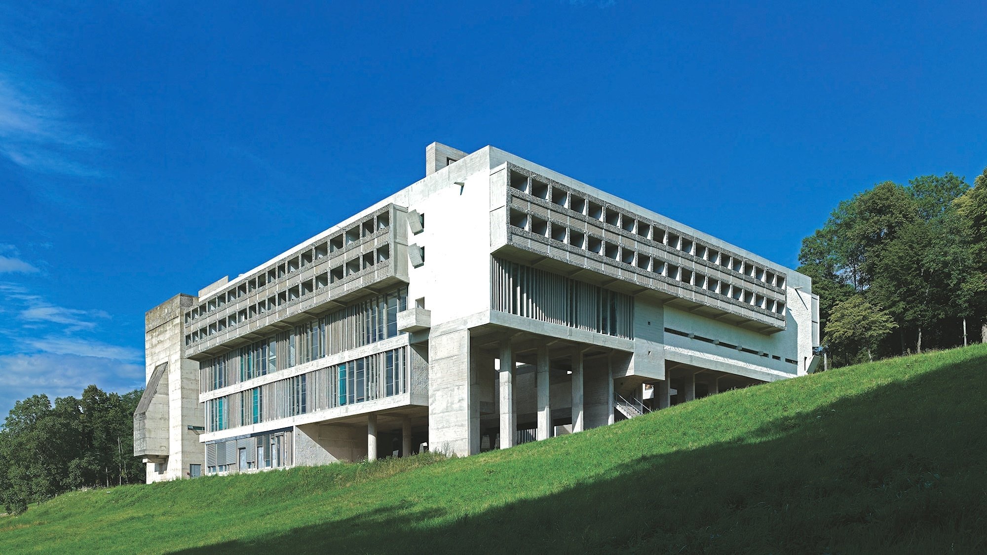 pres-lyon-couvent-tourette-corbusier