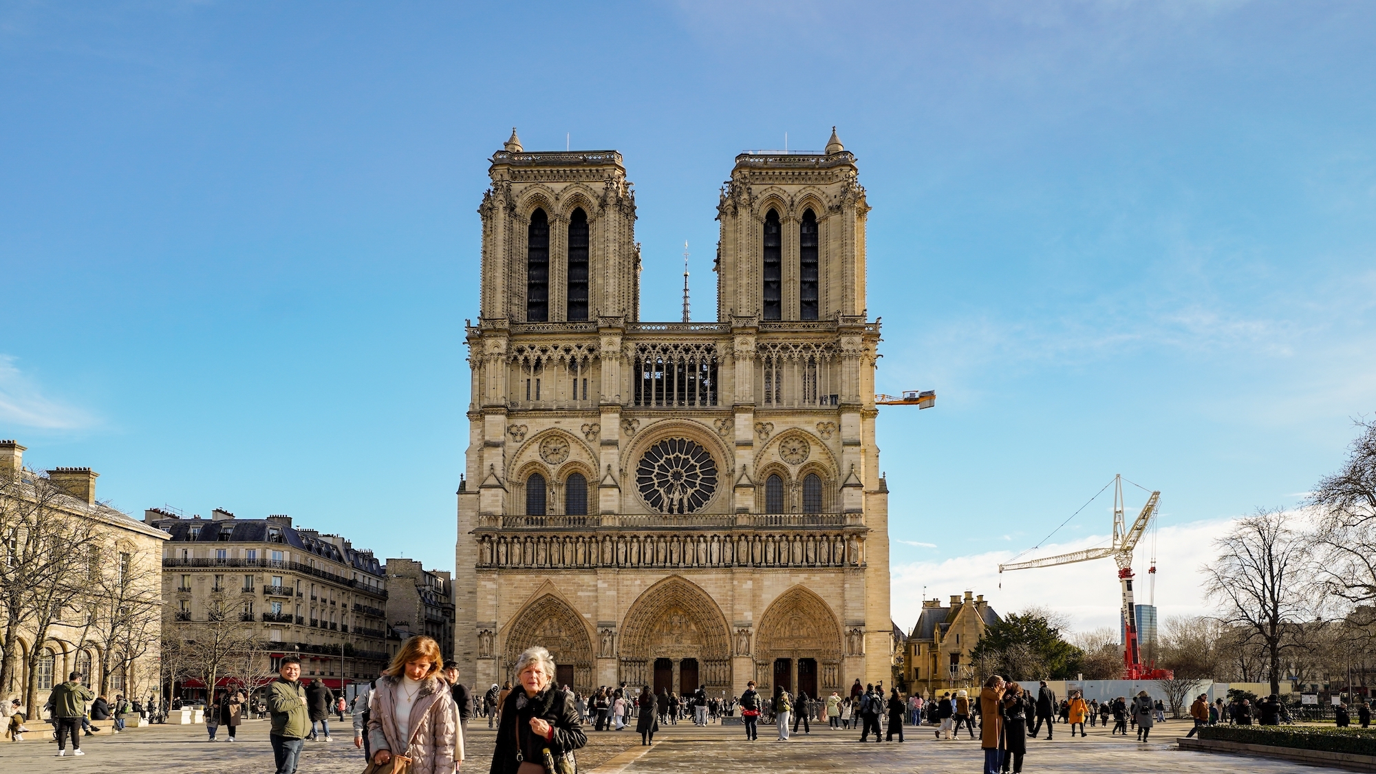 Tours de Notre-Dame : on connaît la date de réouverture ! notre-dame-tours-visite-re-ouverture-le-bonbon-par