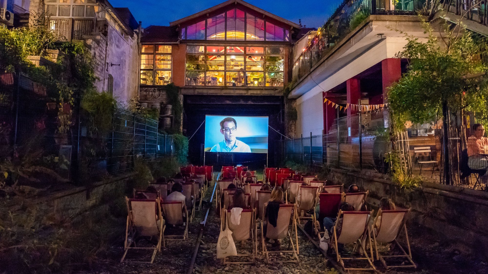 Derniers jours pour profiter de ce ciné plein air gratuit sur les rails de la Petite Ceinture ! gareauxdocs2020-adrienroux-128-sur-128-1-scaled