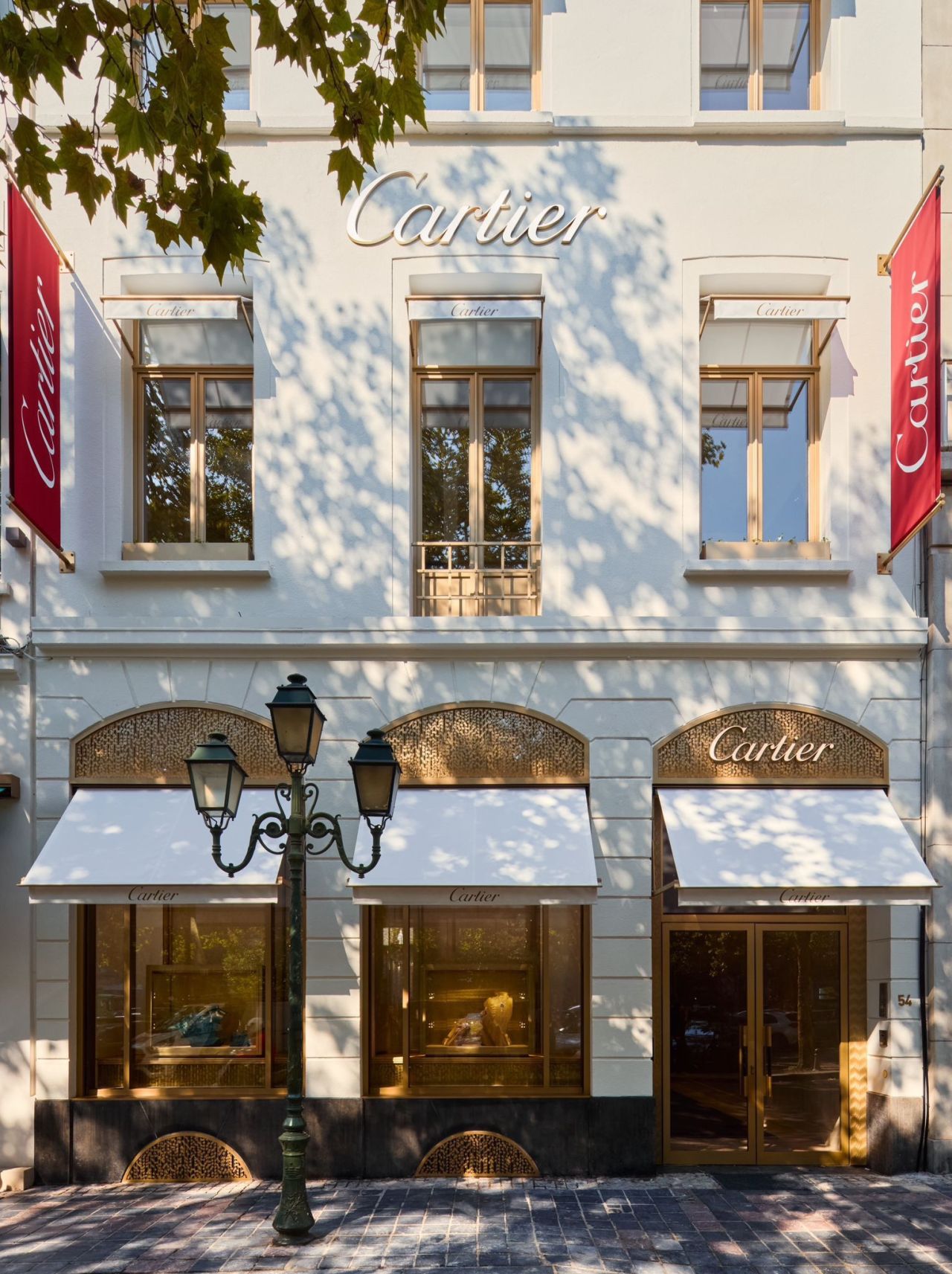 https://www.lofficiel.be/mode/la-boutique-cartier-de-bruxelles-sacree-parmi-les-plus-belles-du-monde