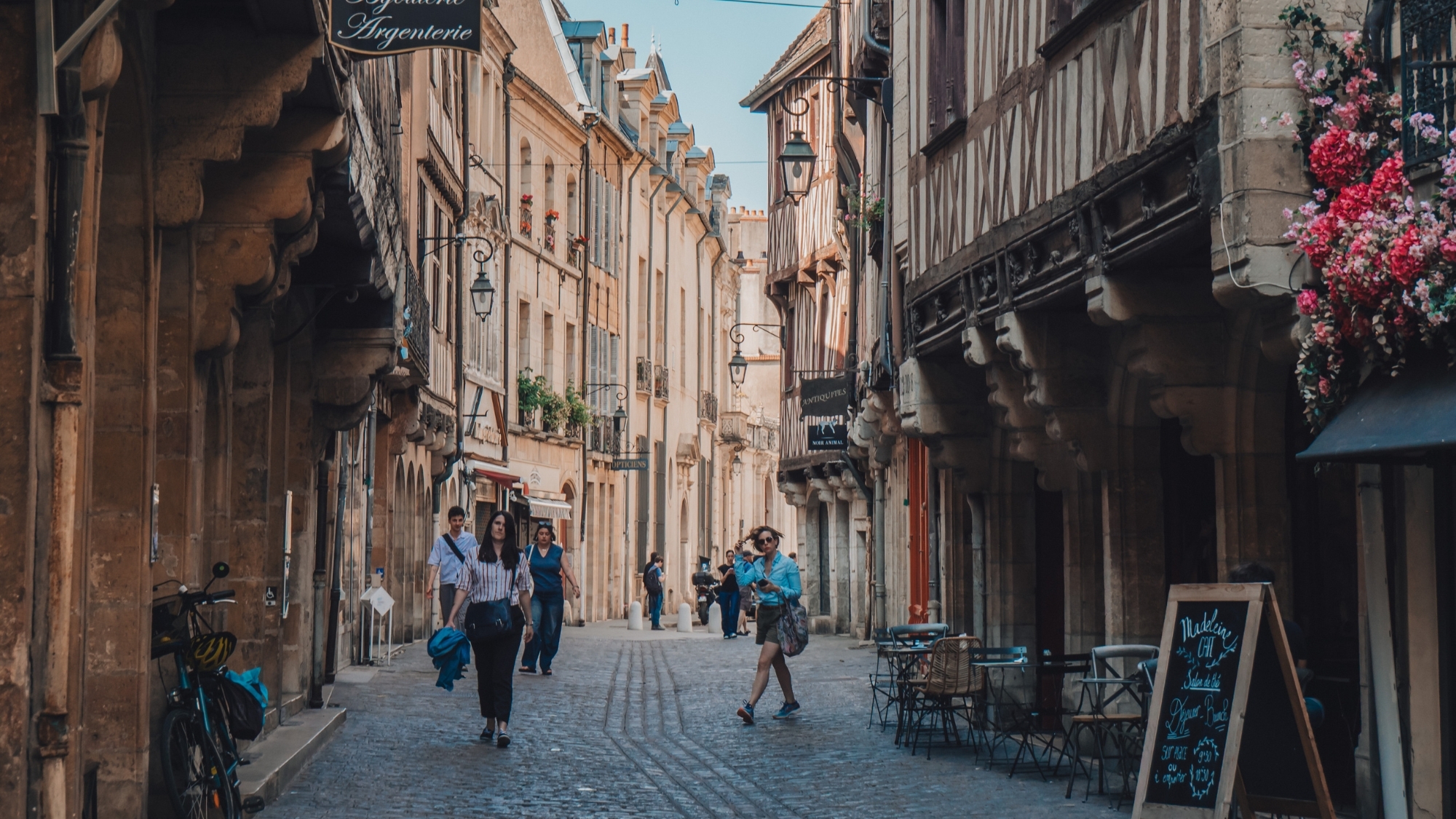 quartier-antiquaire-dijon-1-