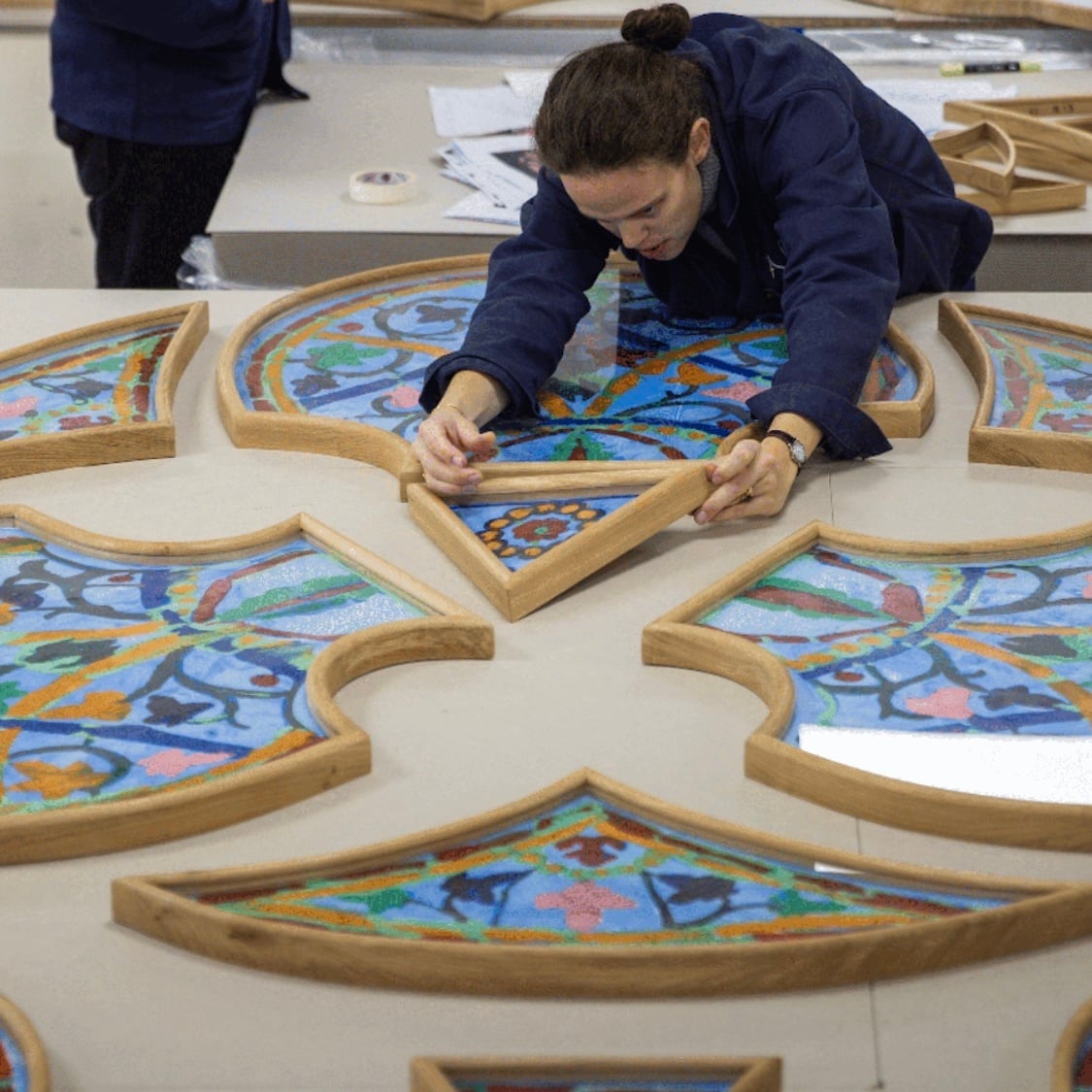 Les futurs vitraux de Notre-Dame se dévoilent au Grand Palais clairetabouret