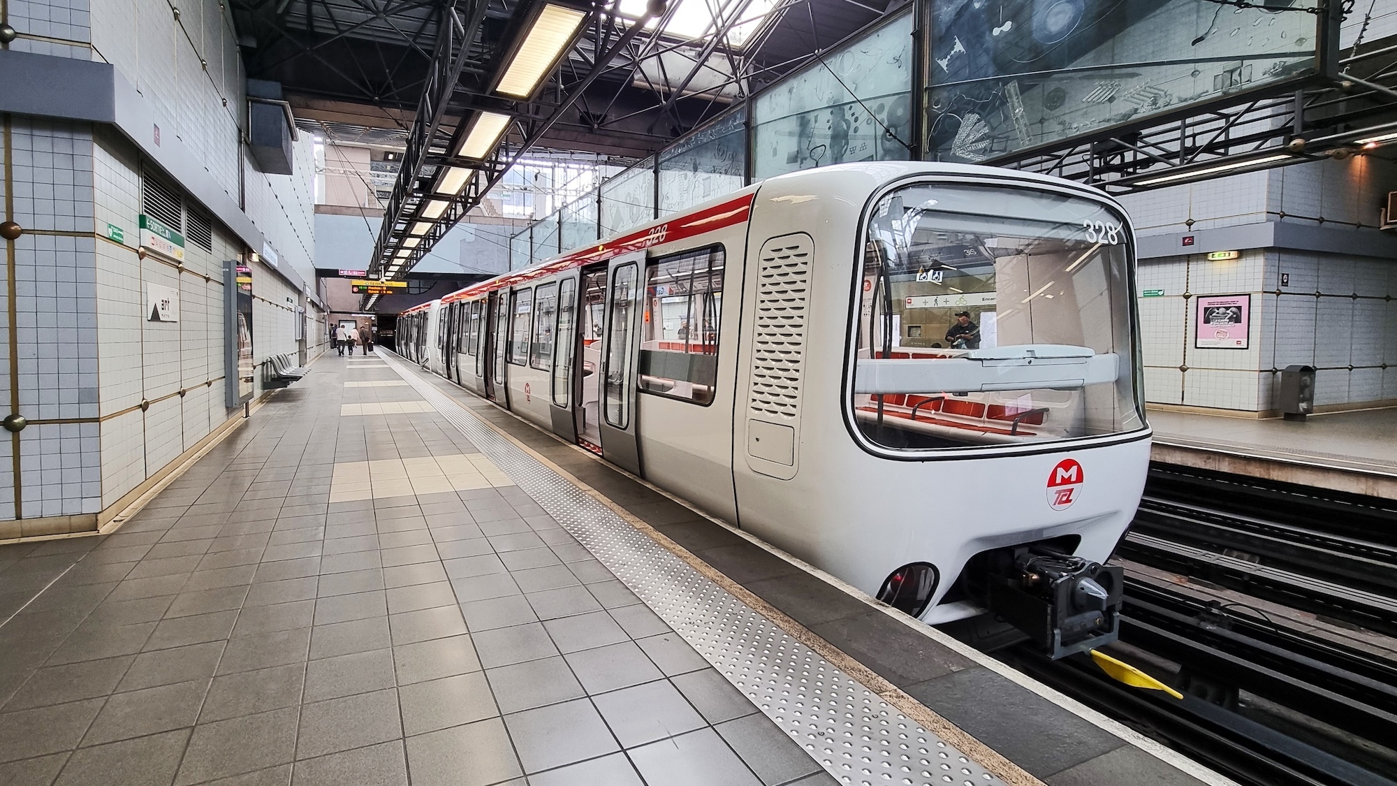 Le président de la Métropole promet des métros 24h/24 le week-end à Lyon en 2027 metros-24h-24-week-end-lyon-2027