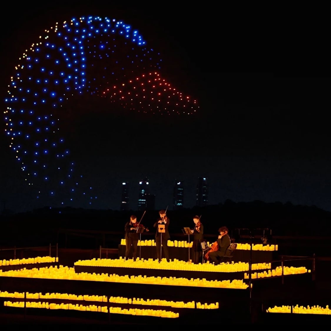 A marvelous drone show with a classical music concert will light up the sky over Lyon! droneart-show-spectacle-drones-musique-classique-l