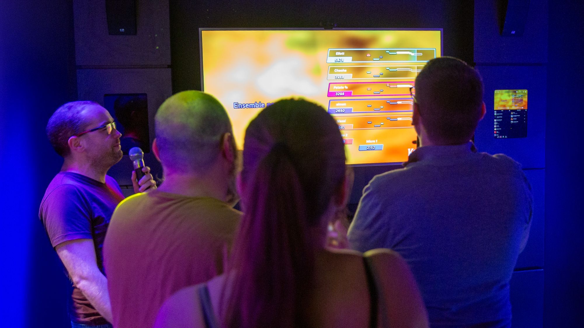 karaoke-ecran-micro-gens