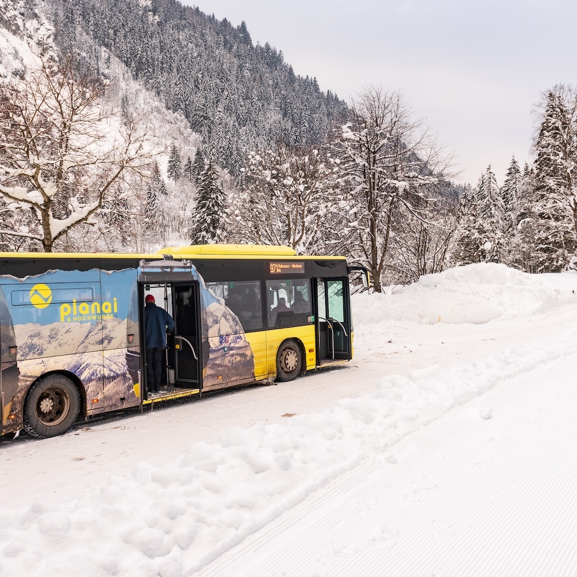 Une nouvelle ligne de bus va relier Lyon aux stations de ski des Alpes à partir de 5,49€ blablacar-bus-lyon-ski-montagne-1