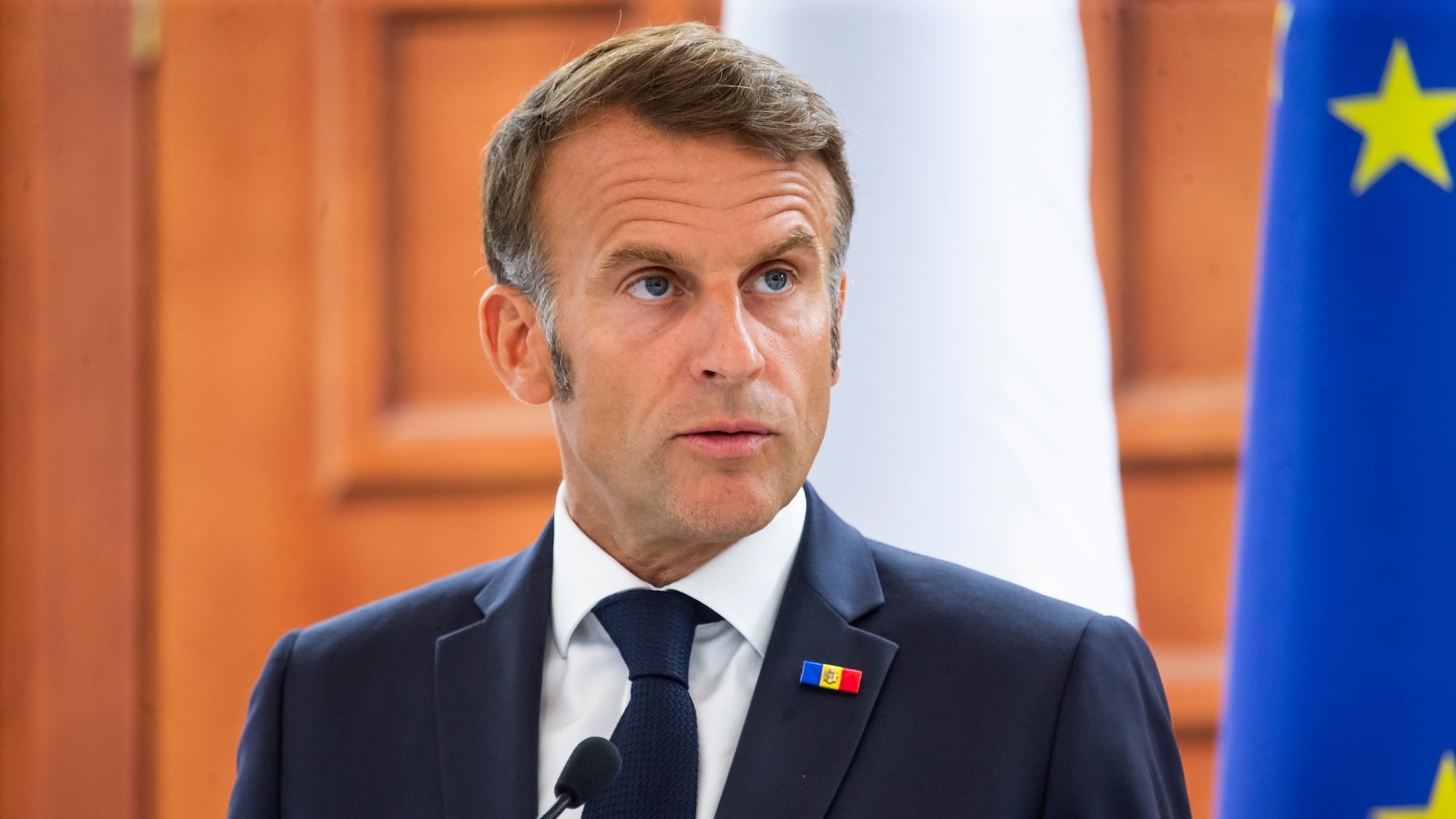 Macron veut faire passer l’amende pour usage de drogue à 500 euros shutterstock-2670957503