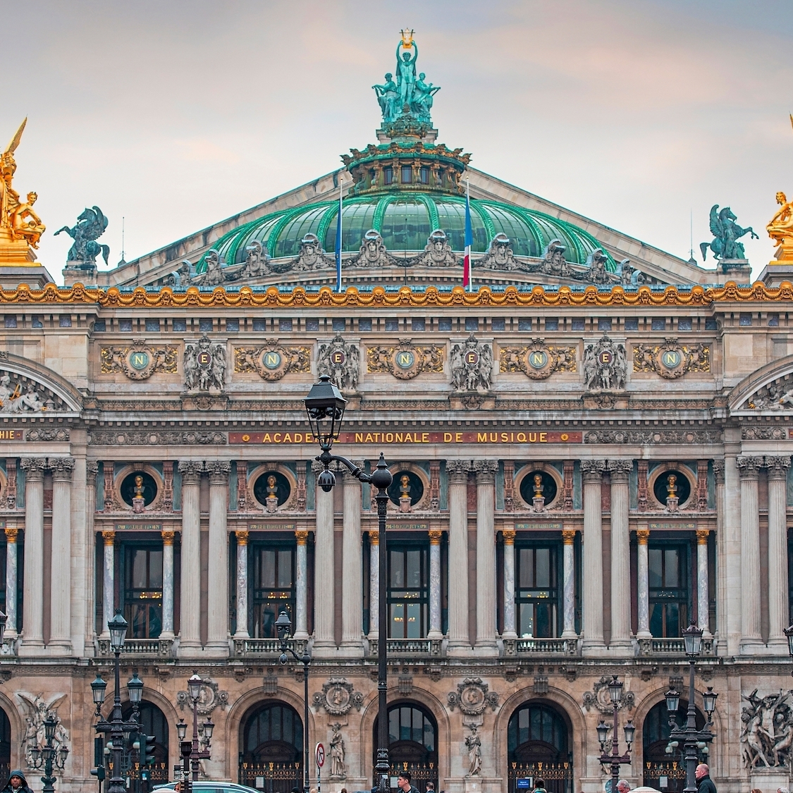 Opéra Garnier : à quoi ressemblera la salle mythique après les travaux ? shutterstock-2458529777