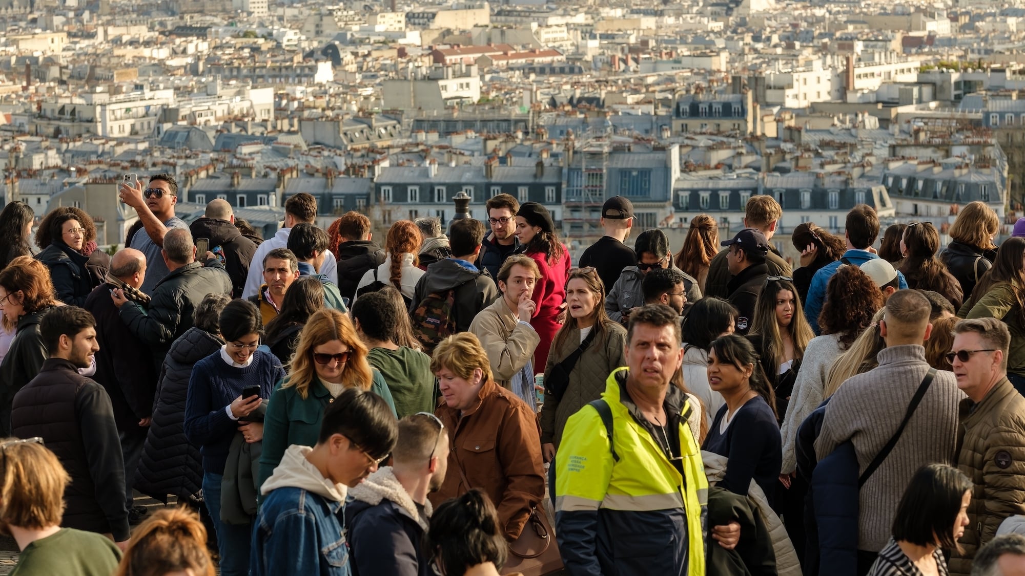 Paris élue capitale mondiale des pickpockets ! shutterstock-2445335015