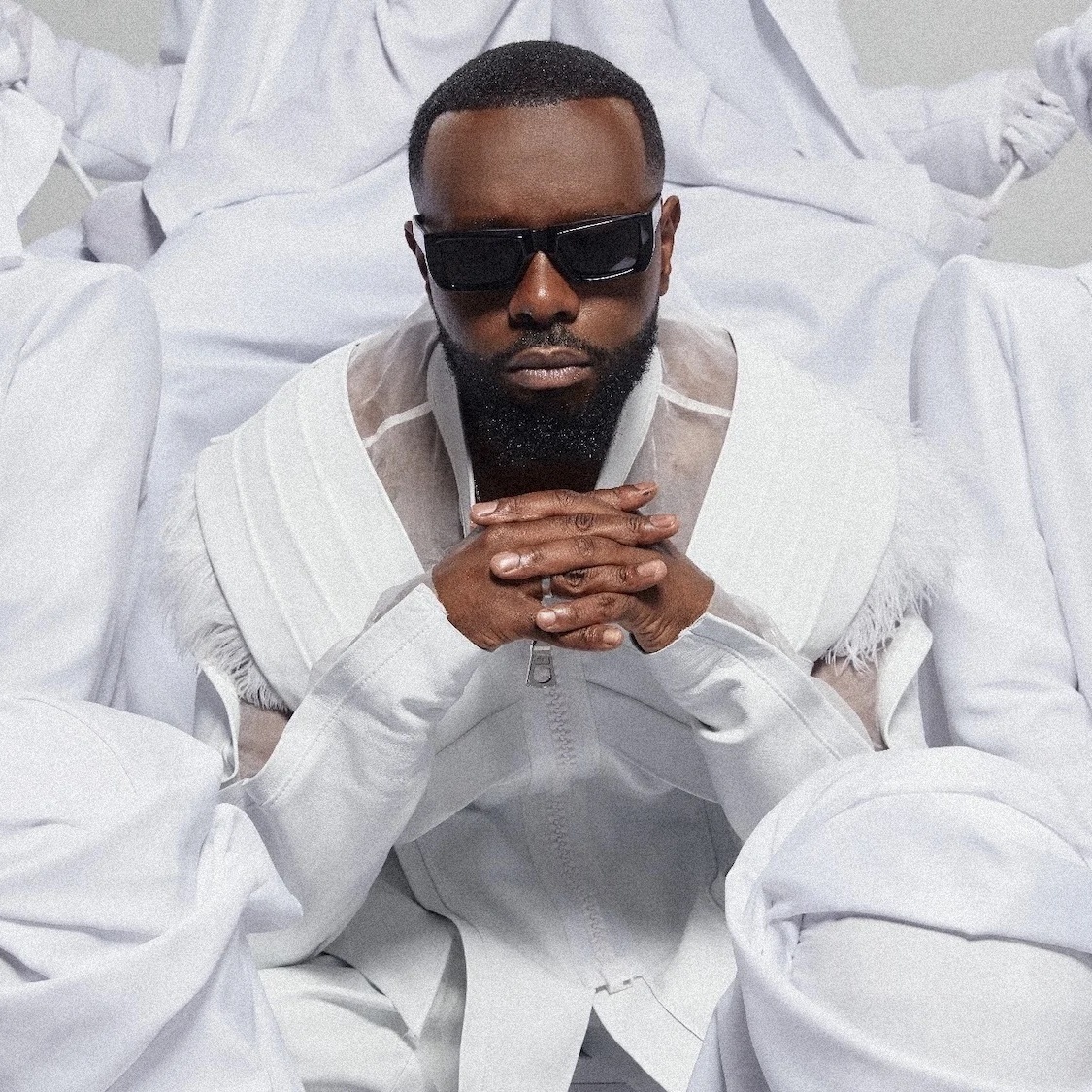 Goldman, Cabrel, Gims… Le classement des artistes préférés des Français en 2025 dévoilé maitre-gims-bordeaux-lac-concert-gratuit-1-2000