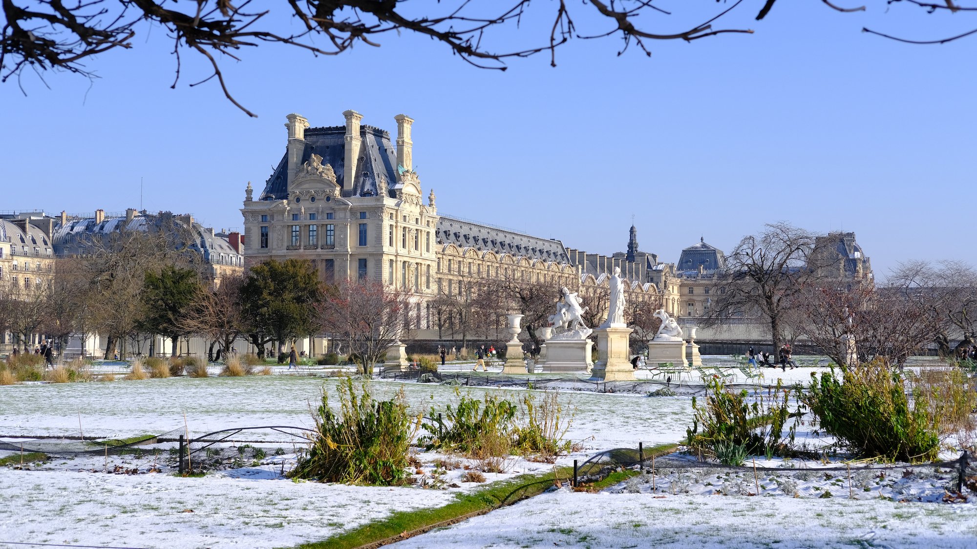 neige-paris-tuileries-jardin-balnc-hiver-fe-vrier-