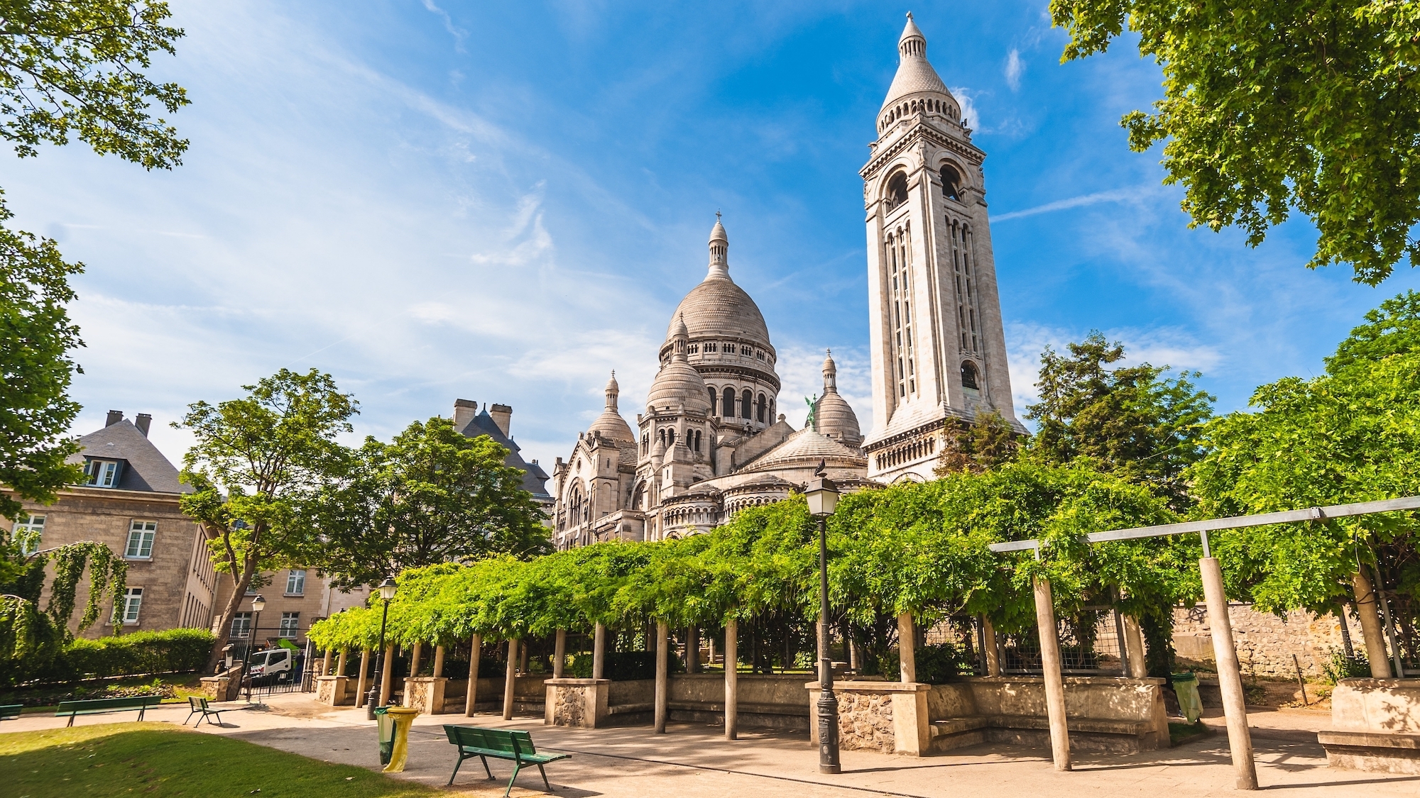 Une randonnée culturelle gratuite sur la Butte Montmartre ! shutterstock-2514412249