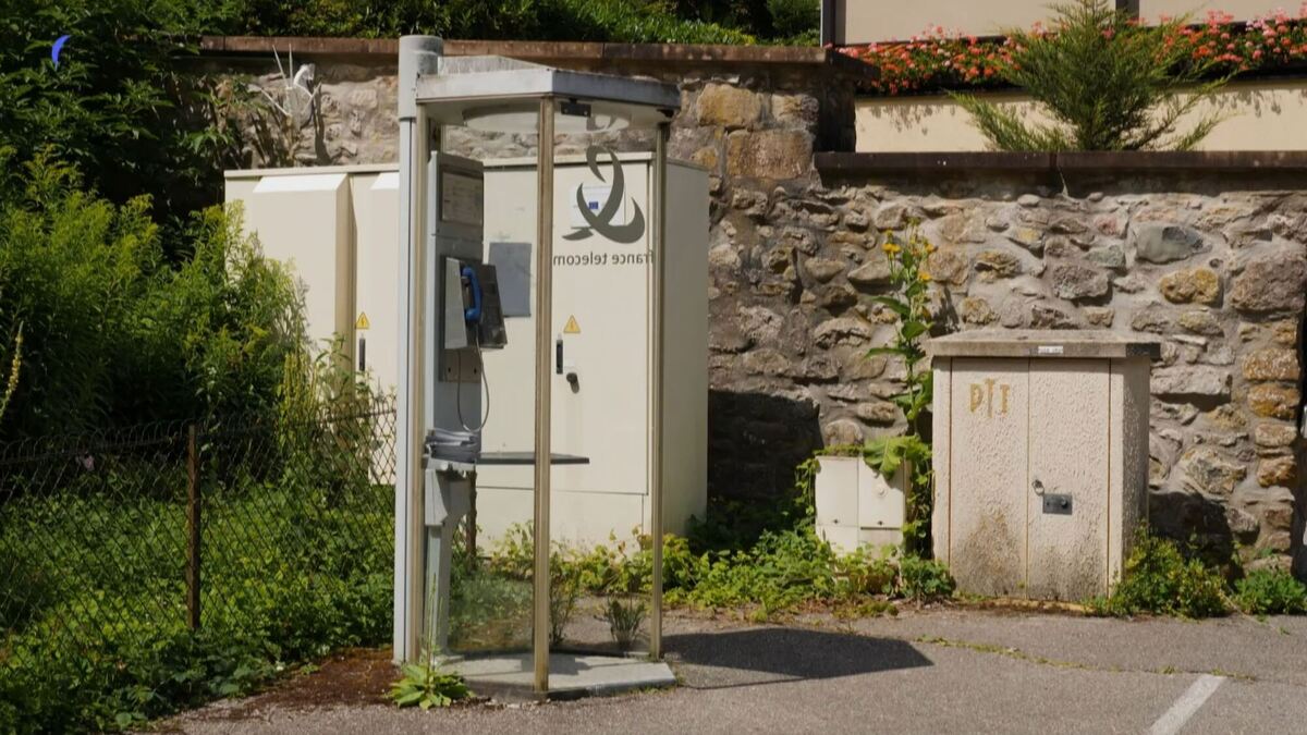 La dernière cabine téléphonique en service de France est à 1h20 de