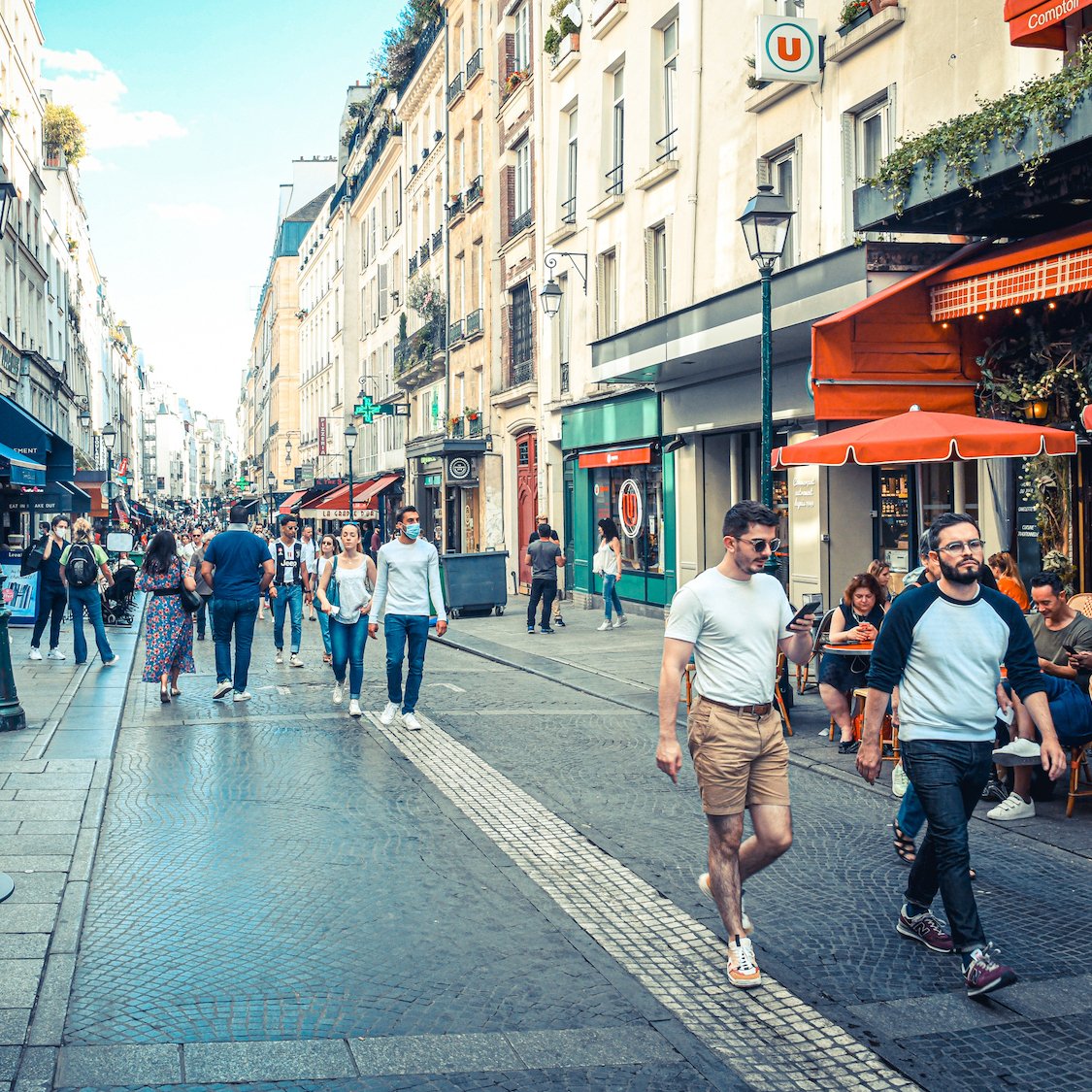 rue-pietonne-parisiens-paris-le-bonbon