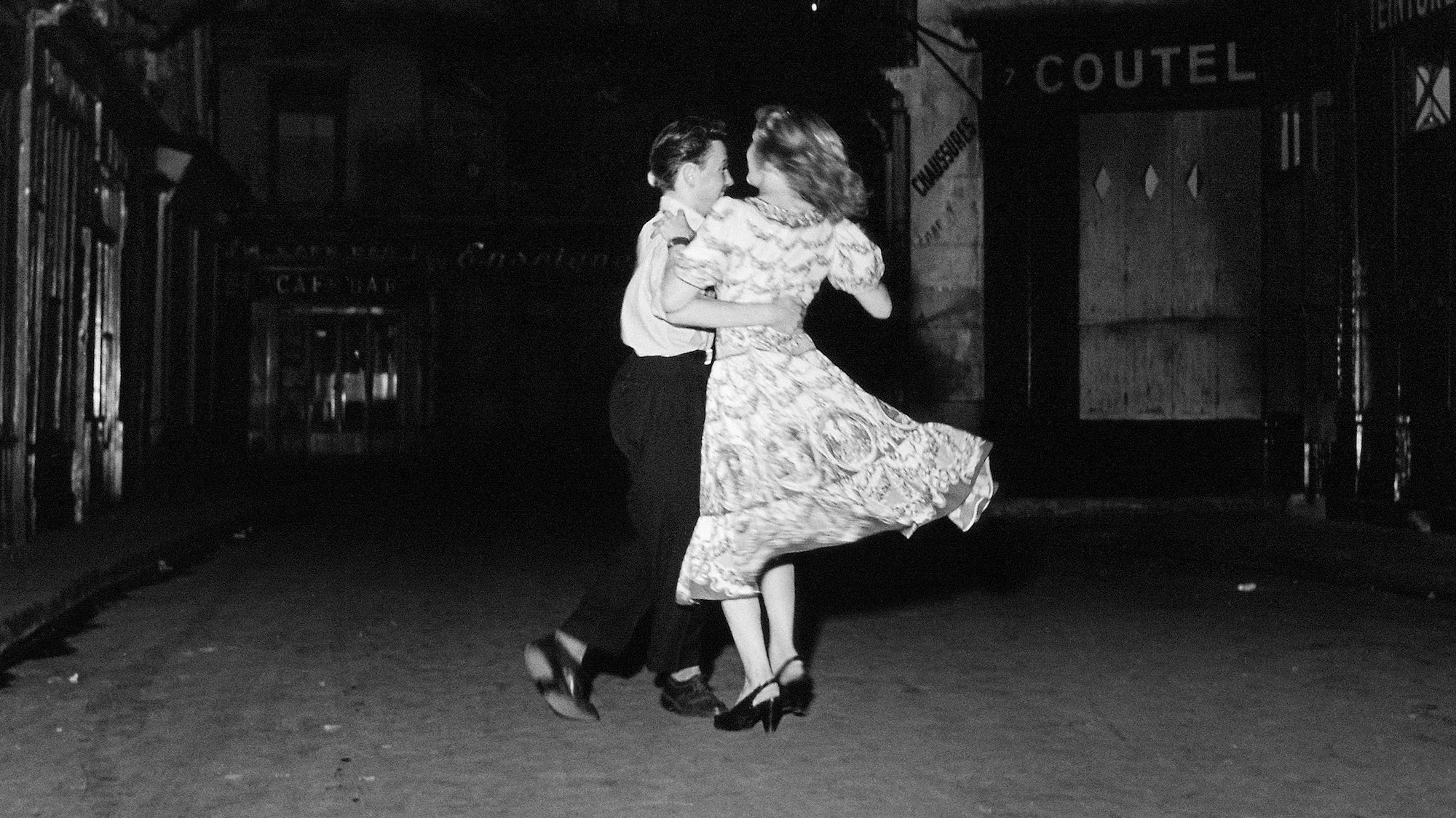 robert-doisneau-derniere-valse-14-juillet-expo-mus