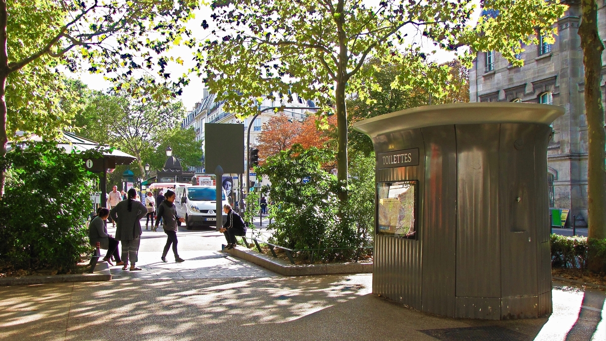 This app allows you to use the restrooms for free in Paris | Le Bonbon
