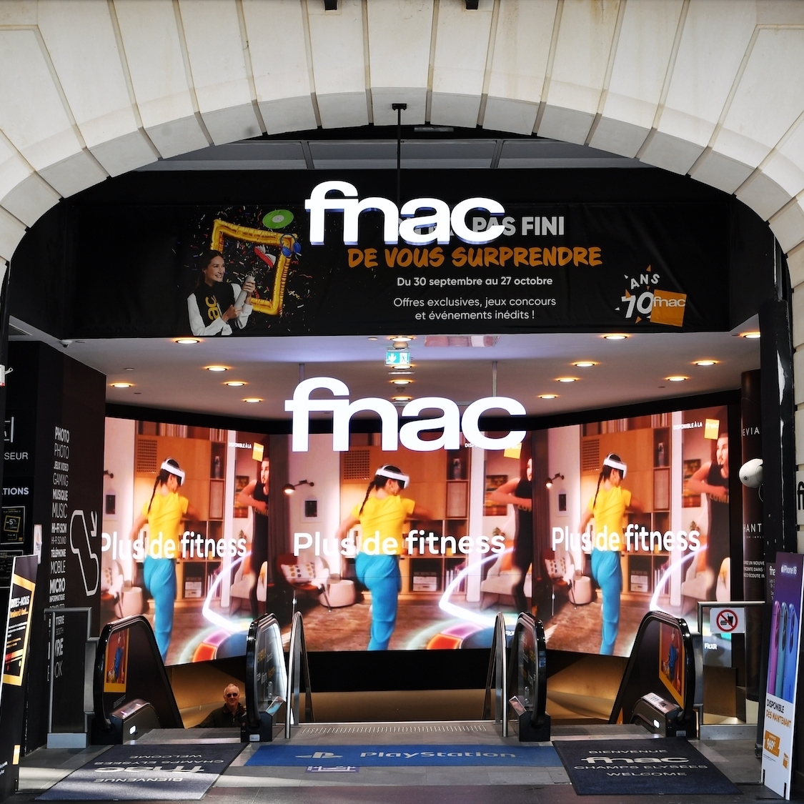 devanture-fnac-champs-elysees-paris-magasin-escala