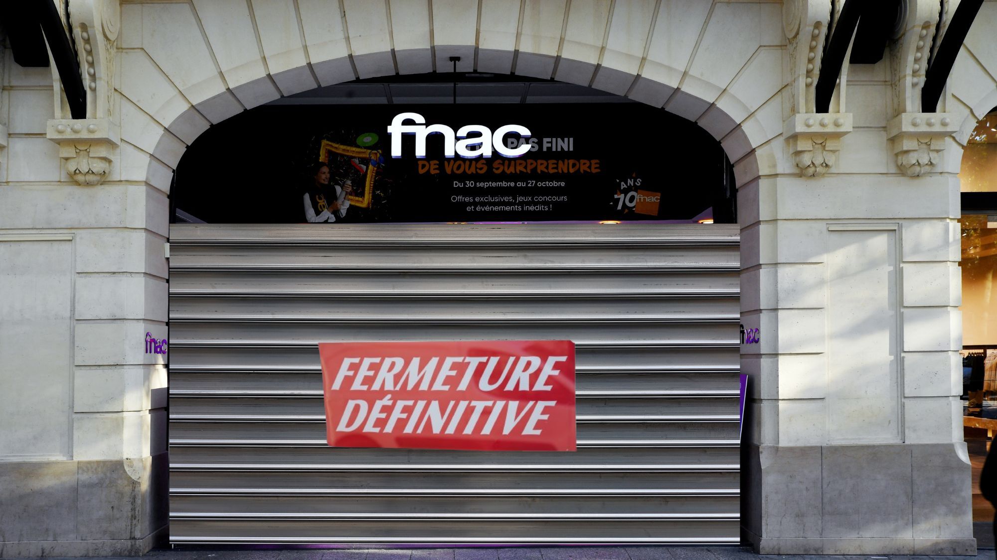 fnac-champs-elyse-es-fermeture-definitive-rideau-f